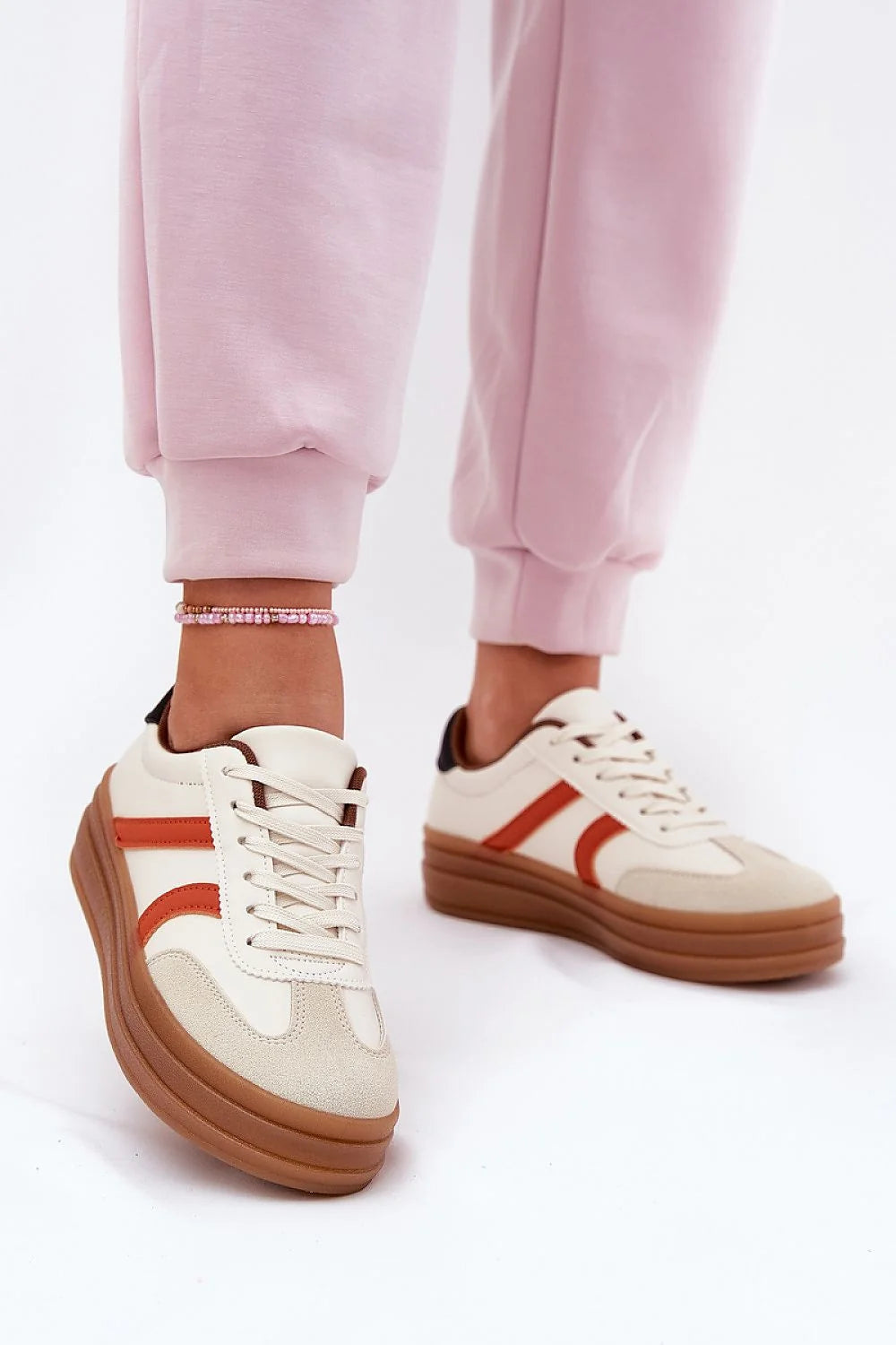sneakers femme plateforme chunky écru bande orange rouille semelle épaisse marron suédine cuir synthétique lacets rembourré antidérapante amorti