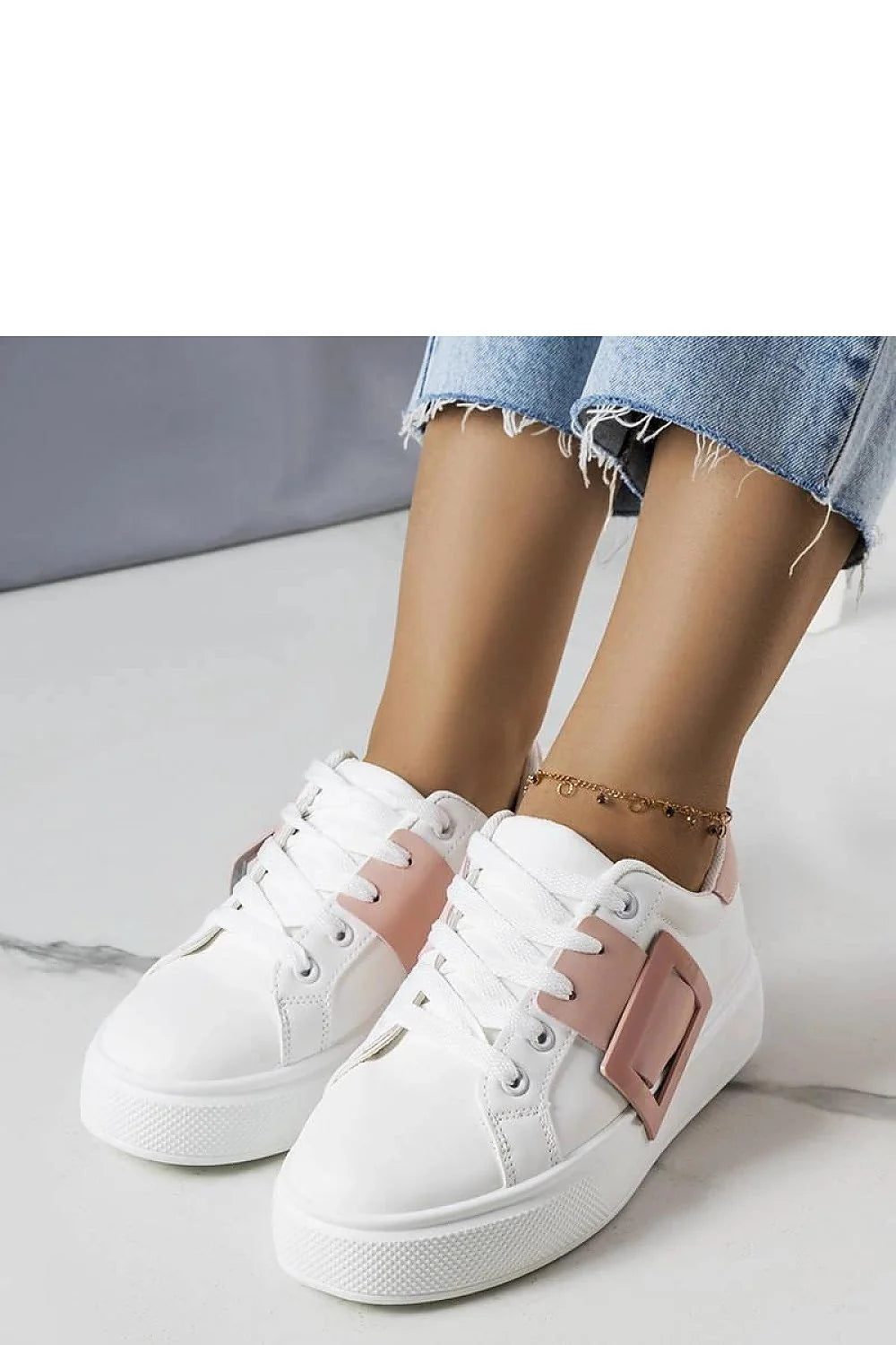 Solea baskets blanches similicuir plateforme épaisse boucle rose pastel semelle antidérapante lacets larges silhouette épurée confort