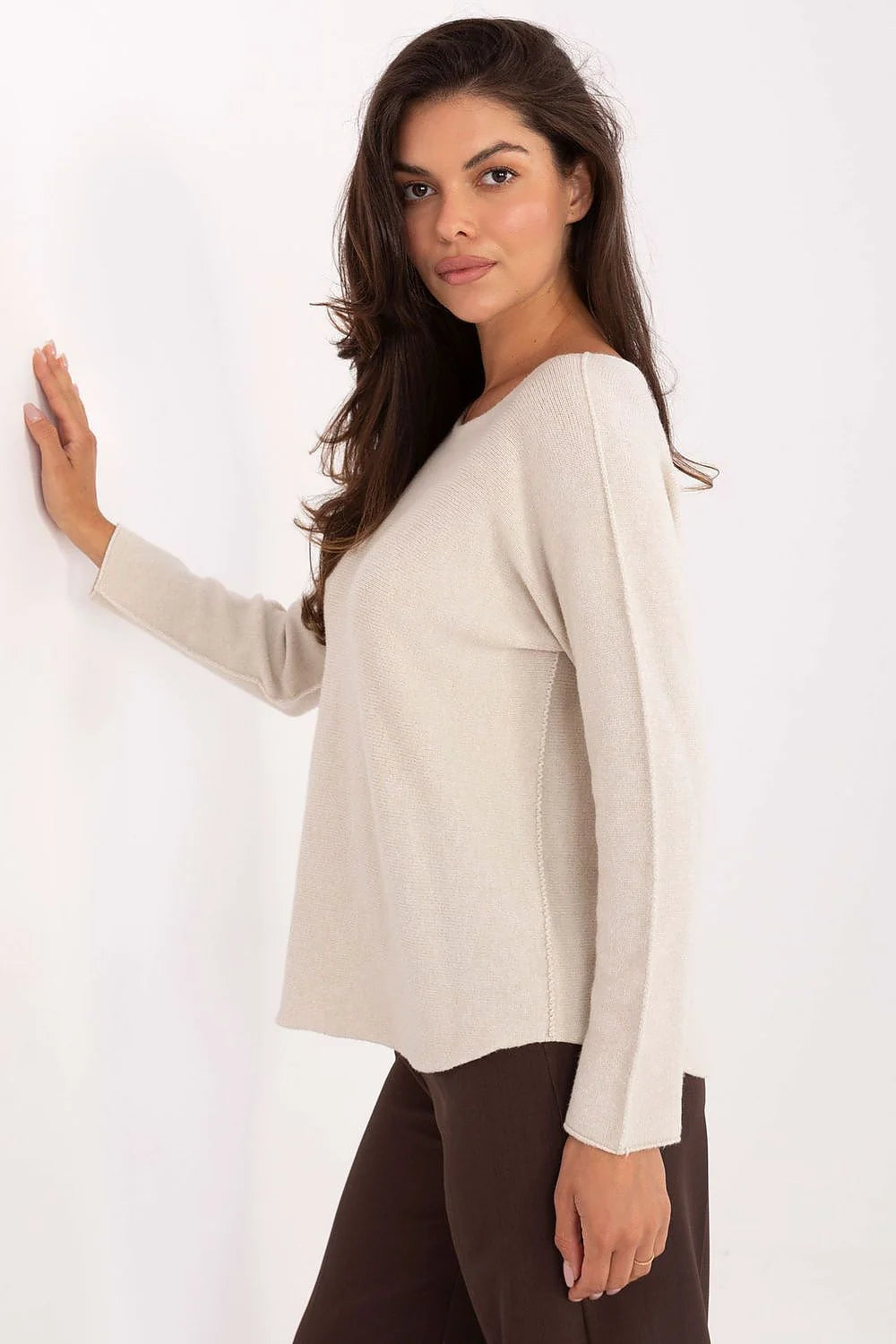 pull femme réversible maille fine beige crème col rond manches longues coupe décontractée oversize ourlet arrondi texture douce légère minimaliste