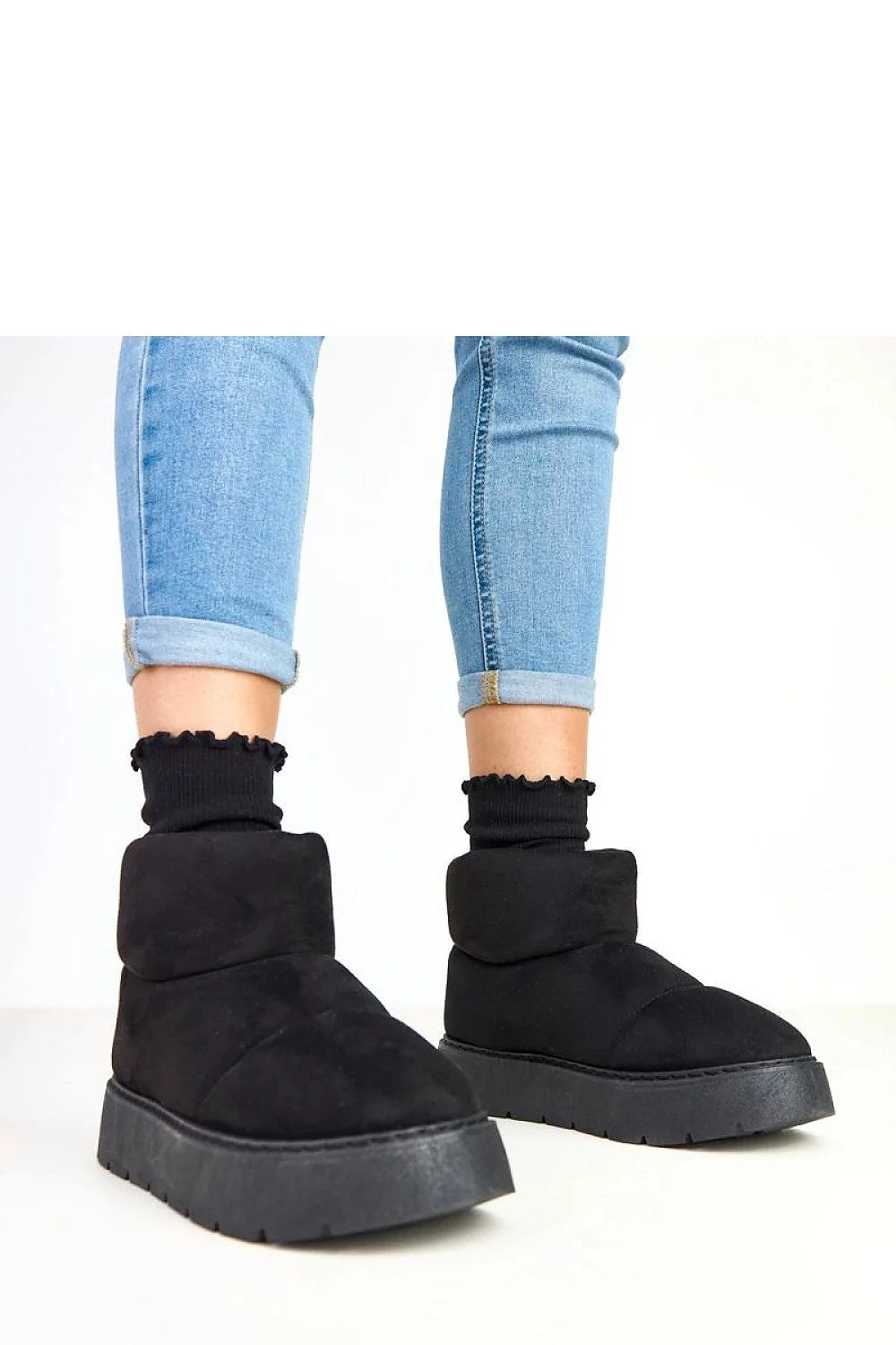 bottines femme cheville noir suédine matelassée revers roulé cocooning plateforme 4cm crantée caoutchouc bout rond doublure chaude semelle tissu confortable