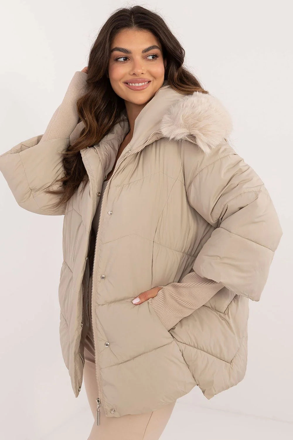 Veste d'hiver pour femme en polyester doublée fourrure amovible beige clair style moderne coupe ample fermeture éclair