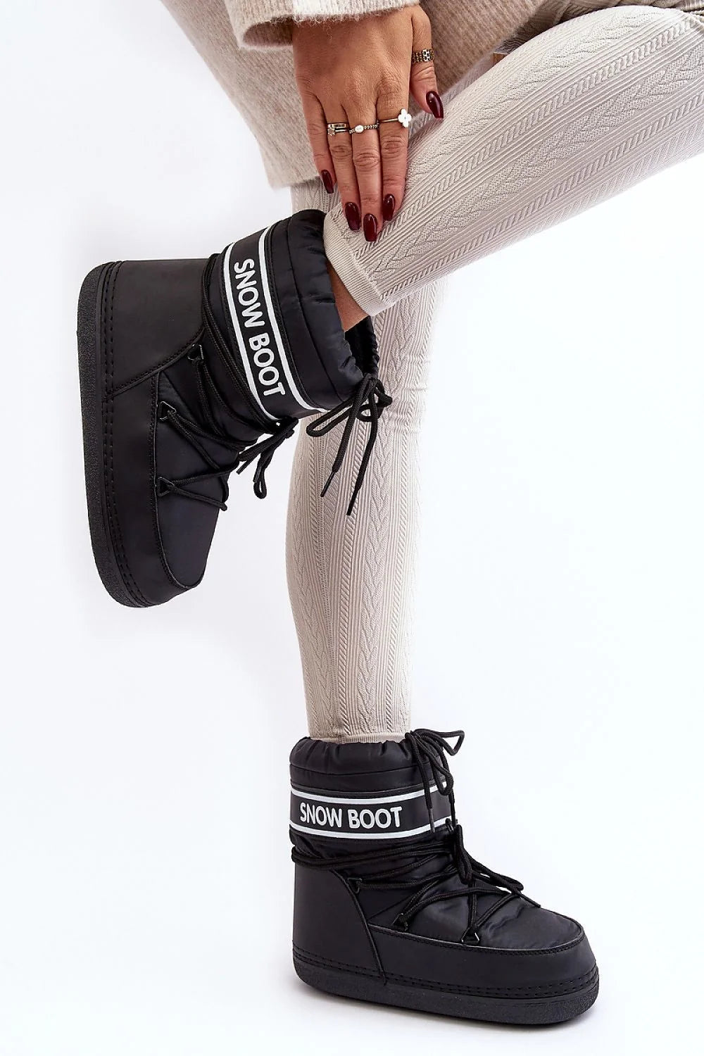 Bottes de neige pour femmes, design volumineux, style moderne, cuir écologique, doublure en mousse, semelle épaisse, protection contre le froid, sécurité sur glace, confort tout hiver