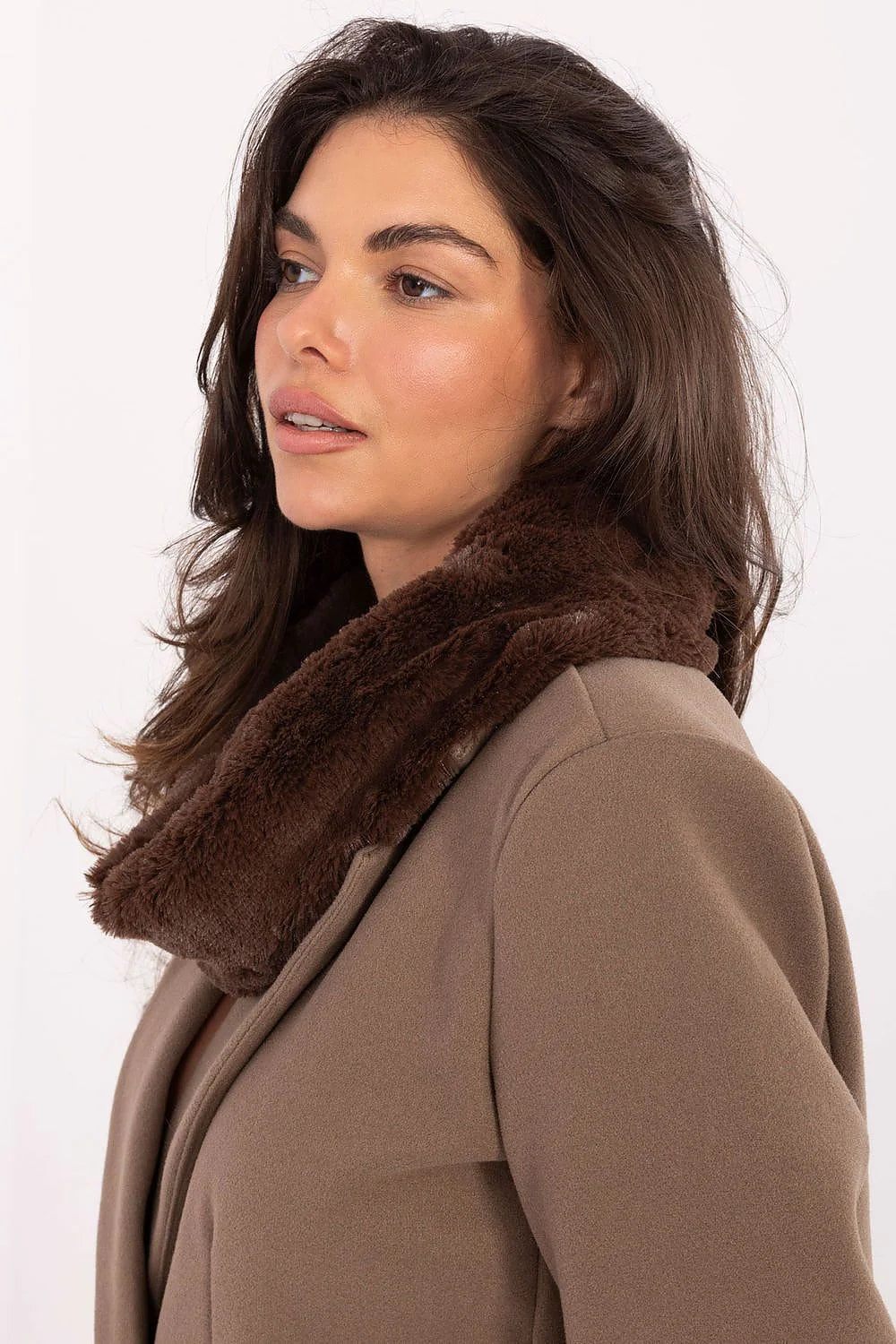 snood col fausse fourrure marron chocolat tubulaire pelucheux court moelleux doux chaud confortable élégant luxueux polyester tailleunique
