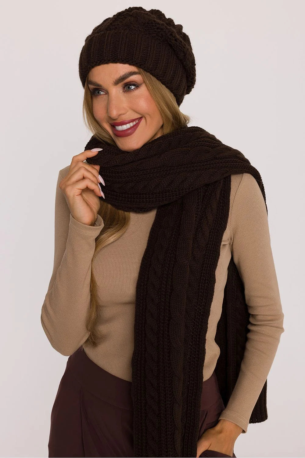 bonnet femme chocolat marron grosse maille tressée torsadée bord replié côtelé slouchy chaud douillet acrylique nylon