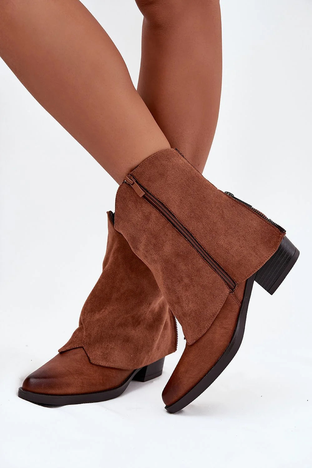 bottines femme cheville western cuir daim marron cognac bout pointu effilé tige froncée slouch zip latérale talon bas carré empilé