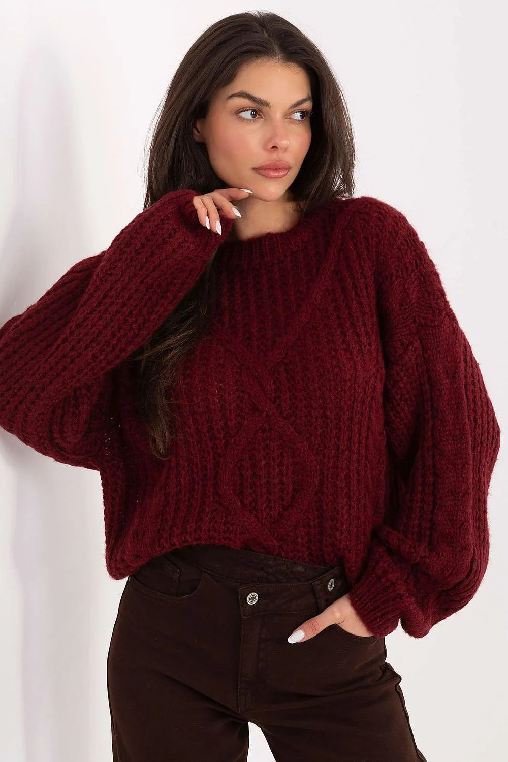 pull oversize femme grosse maille torsadée bordeaux col rond coupe boxy courte manches bouffantes côtelé cocooning