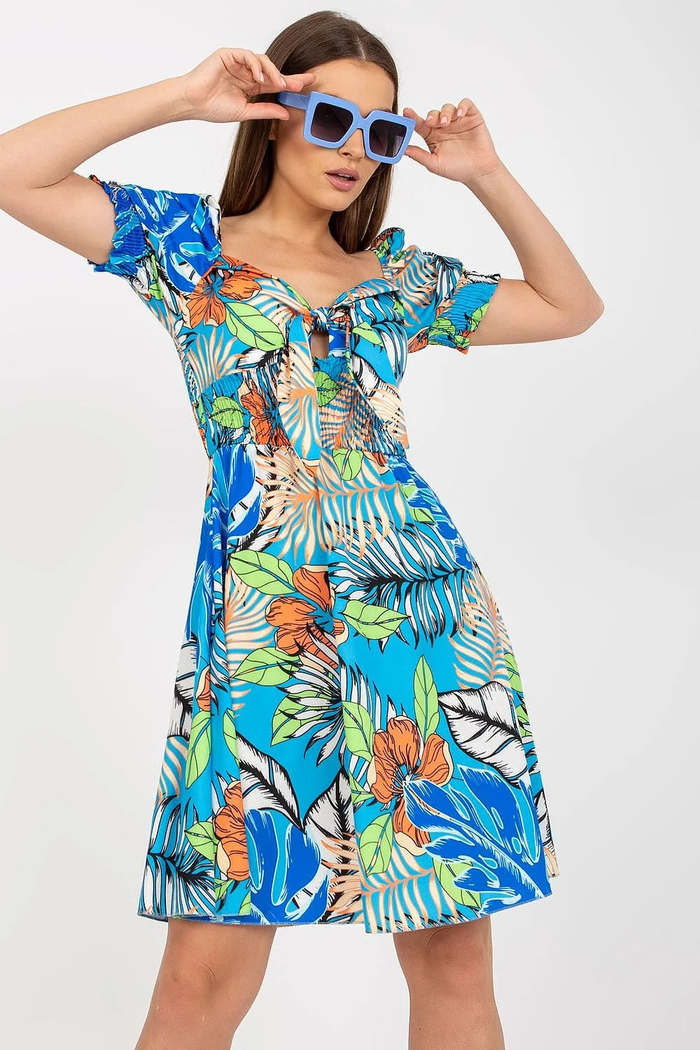 Robe de jour design tropical audacieux manches courtes col espagnol motifs floraux femme été 2023