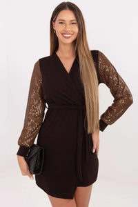 robe crayon courte mini élégante raffinée soirée portefeuille marron chocolat polyester élasthanne cintrée ceinture nouée manches longues paillettes