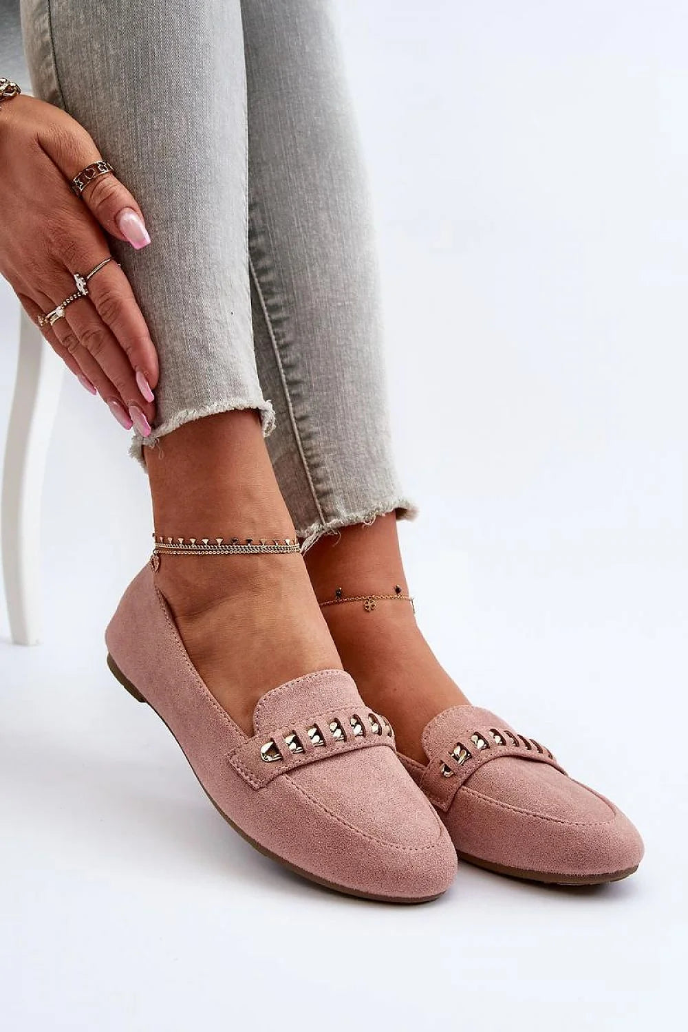 Mocassins pour femmes style élégant suédine écologique rose pastel détails métalliques semelle confortable taille ajustable