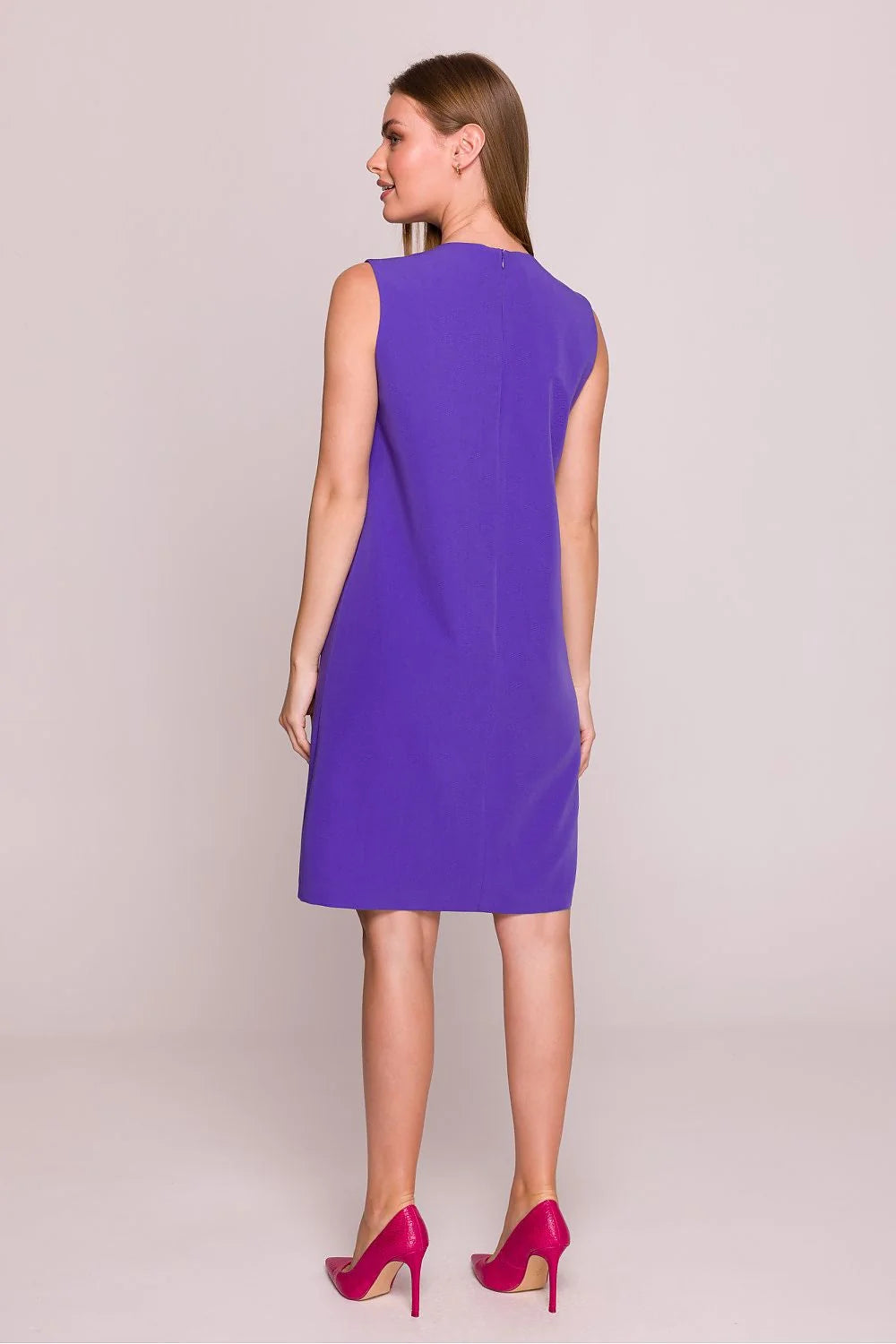 Robe de jour Stylove sans manches col rond détail métallique tissu satiné coupe trapèze femme