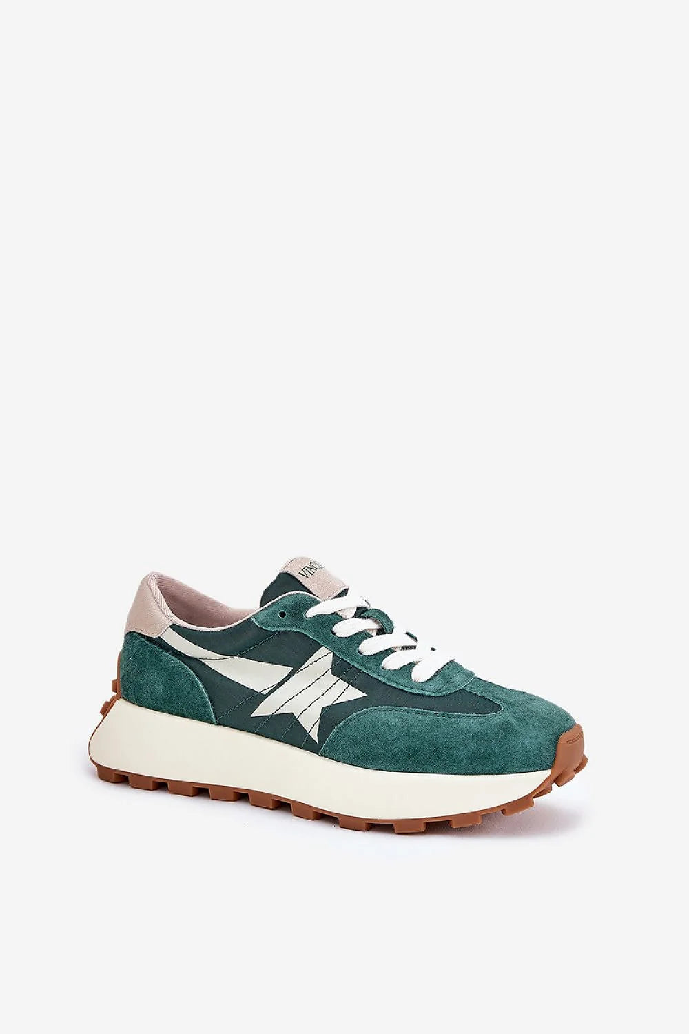 Chaussures de sport pour femmes style moderne couleur verte empiècements blancs daim naturel cuir souple confort stabilité adhérence design urbain look casual chic