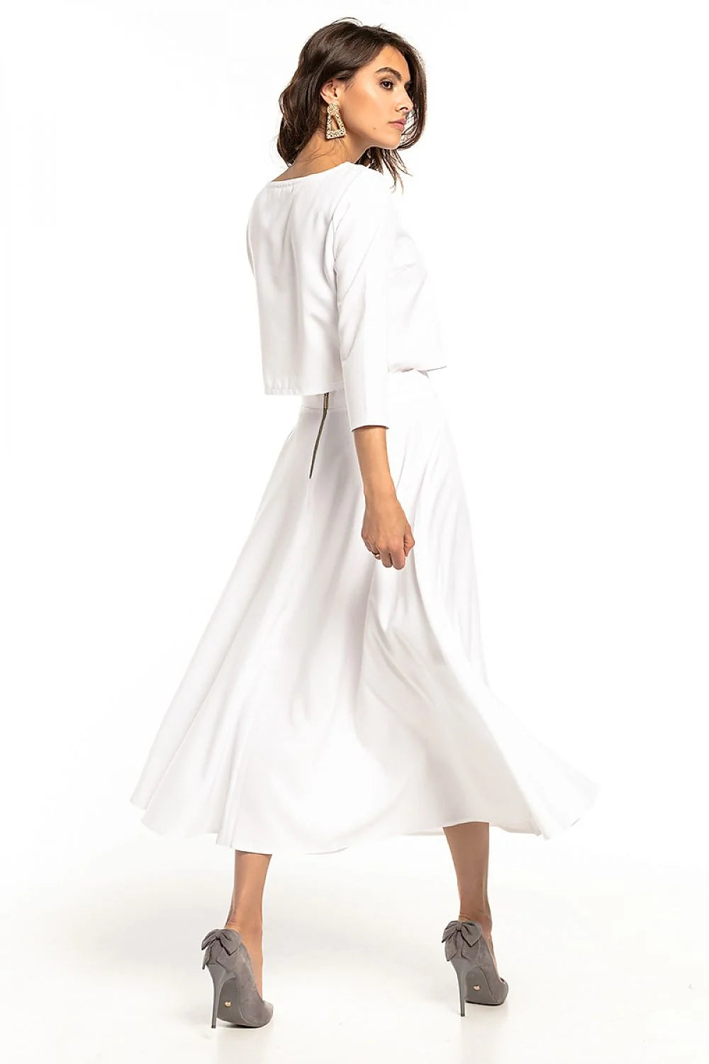 Ensemble élégant gris lavande femme moderne, tissu léger, chic, chemisier ample et jupe longue