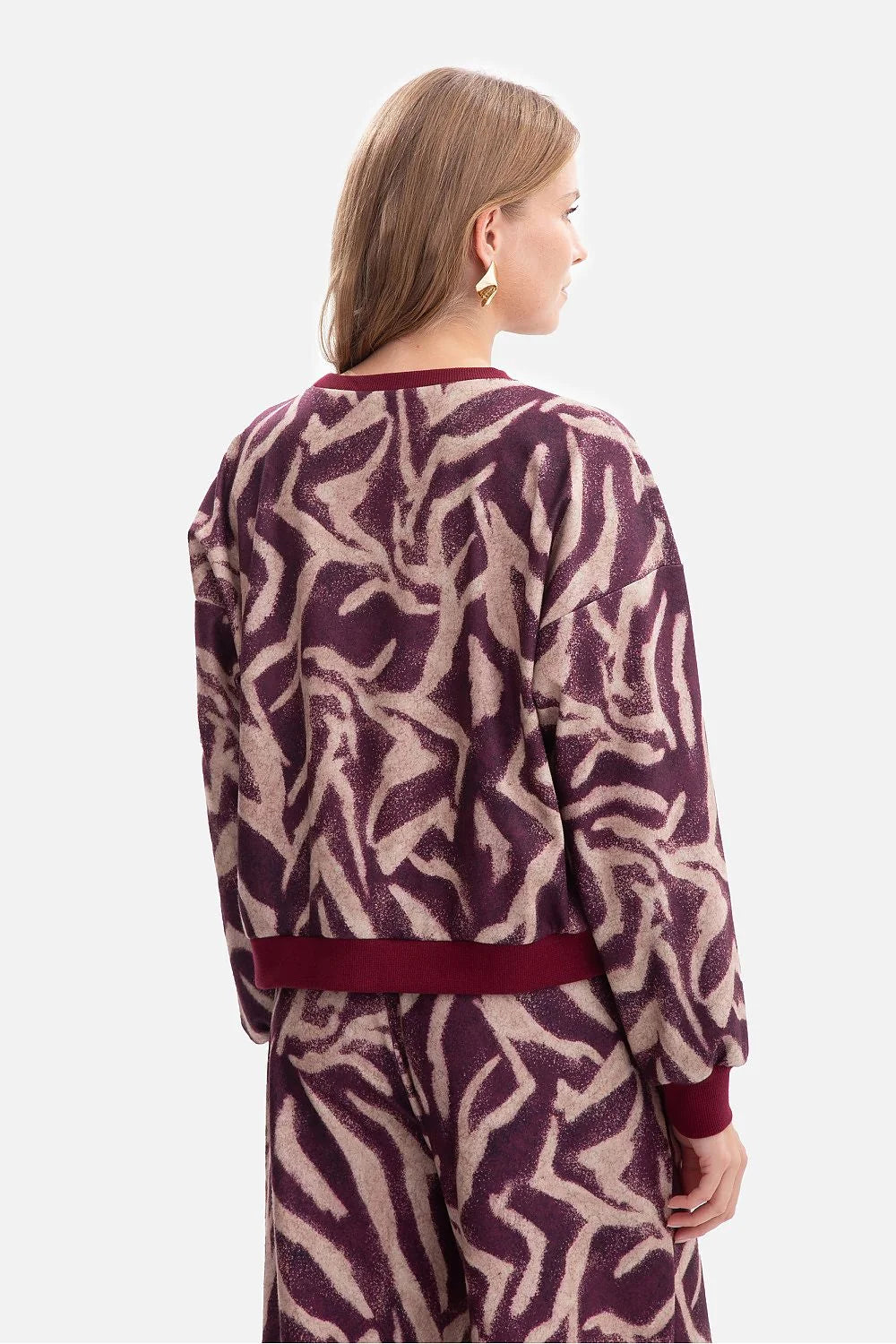 sweatshirt femme oversize boxy maille douce grattée imprimé zèbre bordeaux beige col rond manches bouffantes poignets côtelés taille hanches