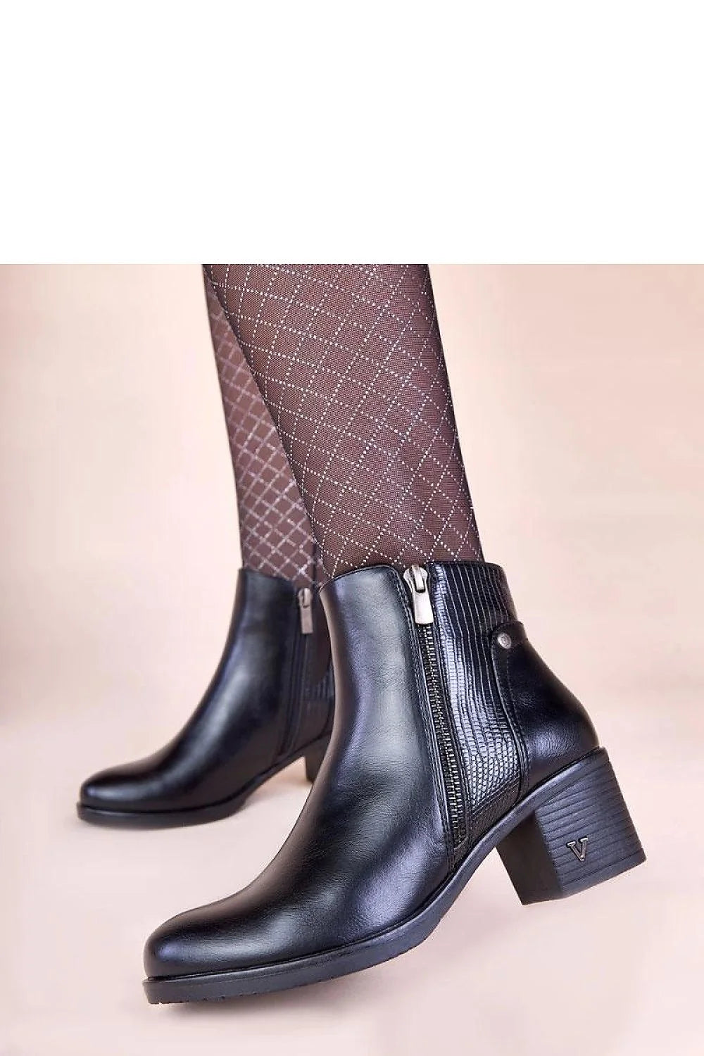 bottines femme cheville cuir synthétique noir talon bloc stable moyen tige décorative côtelée fermeture zippée semelle crantée doublure chaude Gemre