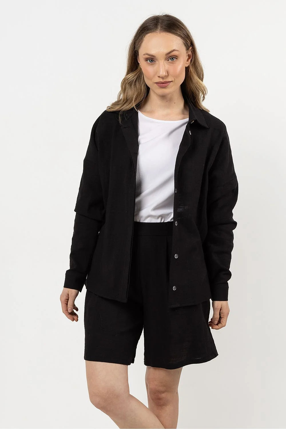 chemise femme manches longues col classique boutons cachés coton respirant noire taille ajustée coupe ample oversize texturée lin minimaliste élégante