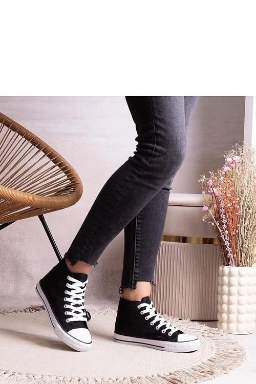 Baskets montantes femme design classique noir semelle blanche lacets blancs conforturable tige haute streetwear casual