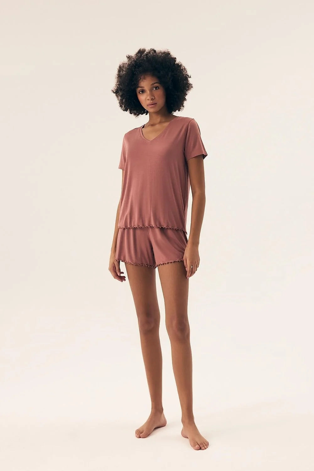 pyjama femme viscose doux extensible élasthanne confortable short ceinture élastique haut colV manches courtes dentelle ourlets ondulés respirant