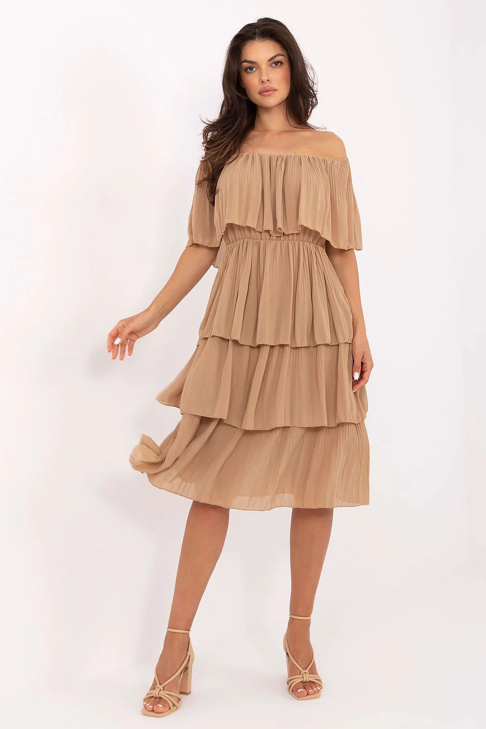 robe cocktail midi bardot volants mousseline chiffon plissé beige camel fluide aérienne épaules dénudées taille élastiquée doublure confortable bohème romantique