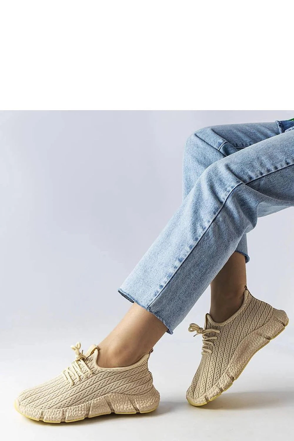 Chaussures de sport Solea pour femme style moderne minimaliste beige clair coupe basse semelle caoutchouc respirante tissu léger lacets personnalisables