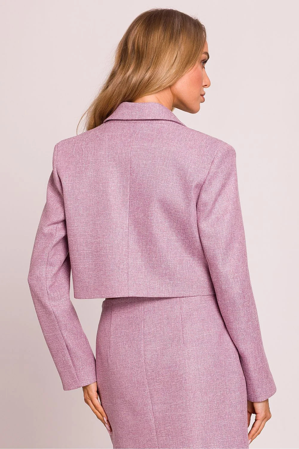 Ensemble élégant short blazer et jupe portefeuille rose pâle style moderne structuré bouton cœur métallique femme