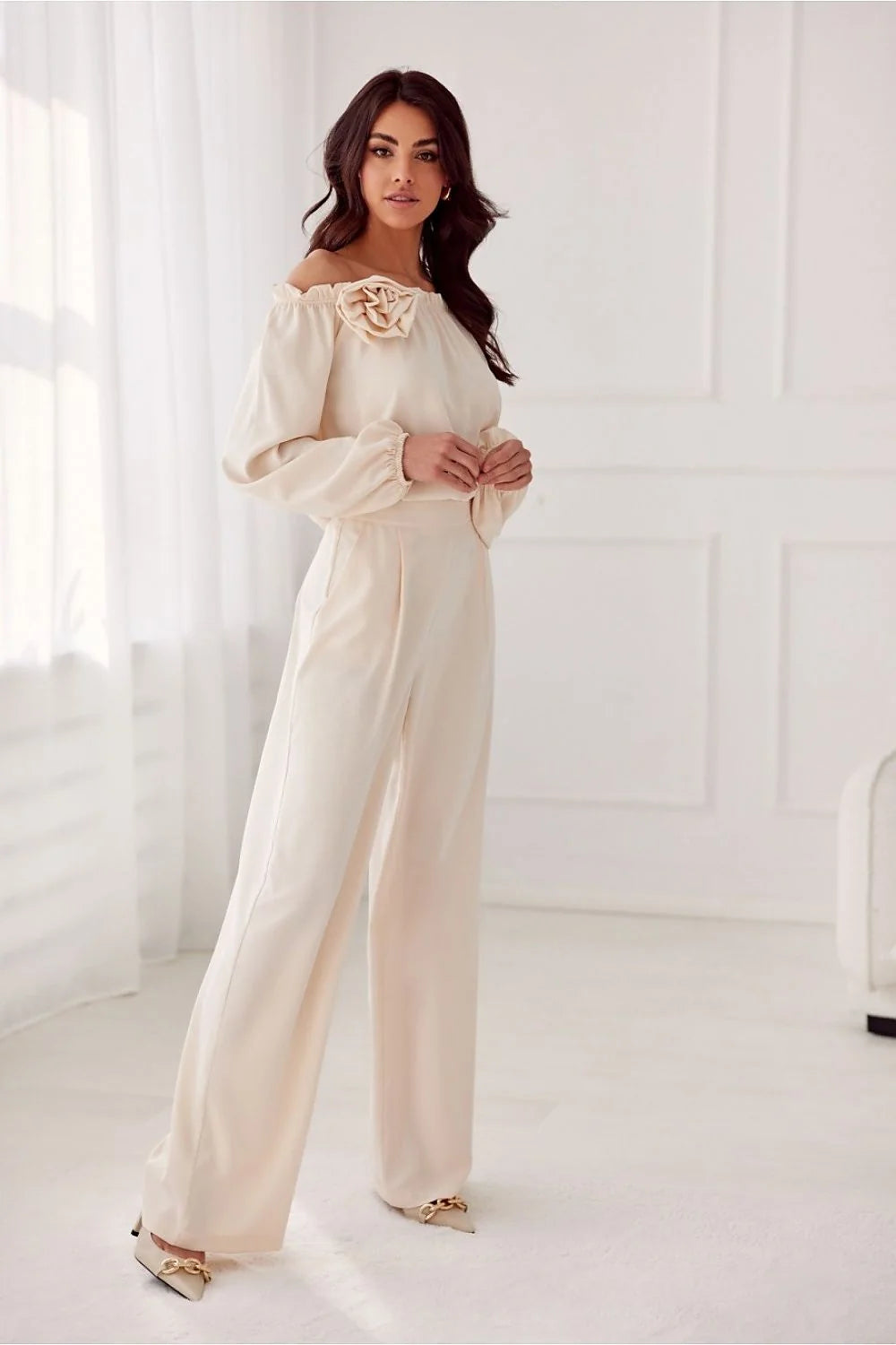 Pantalon femme bohème chic coupe fluide large taille haute poches latérales fermeture éclair beige clair