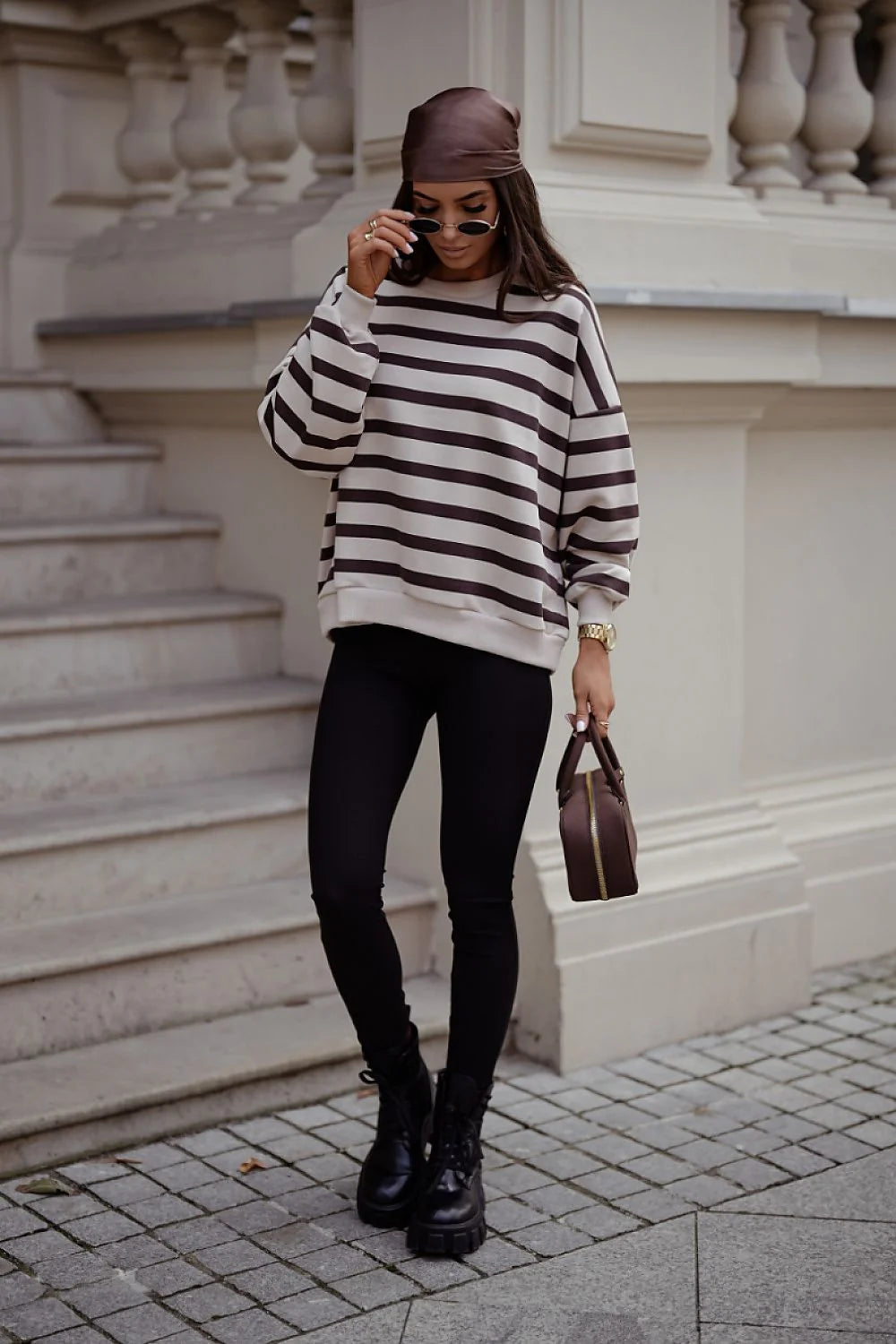 sweatshirt STREL oversize femme rayures horizontales beige marron col rond manches longues tombantes bordscôtes poignets ourlet matière douce