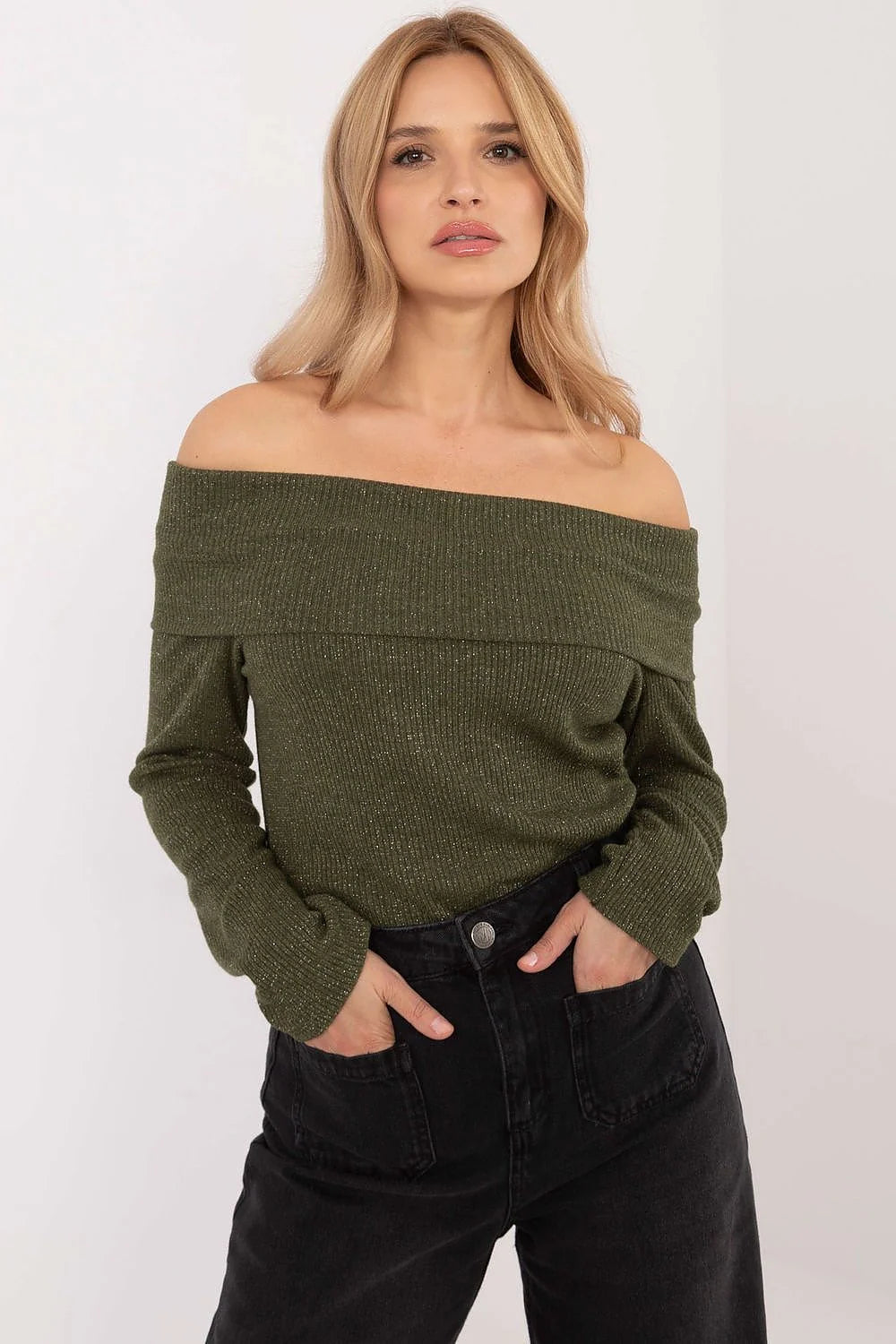 pull femme Bardot épaules dénudées manches longues vert olive côtelée métallisé scintillant viscose élasthanne extensible ajusté ourlet simple col large