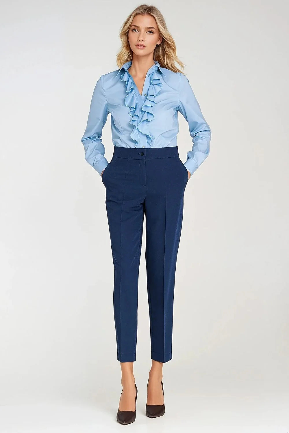 chemise femme bleu ciel manches longues col classique boutonnée jabot volants cascade cintrée popeline poignets boutonnés chic élégante