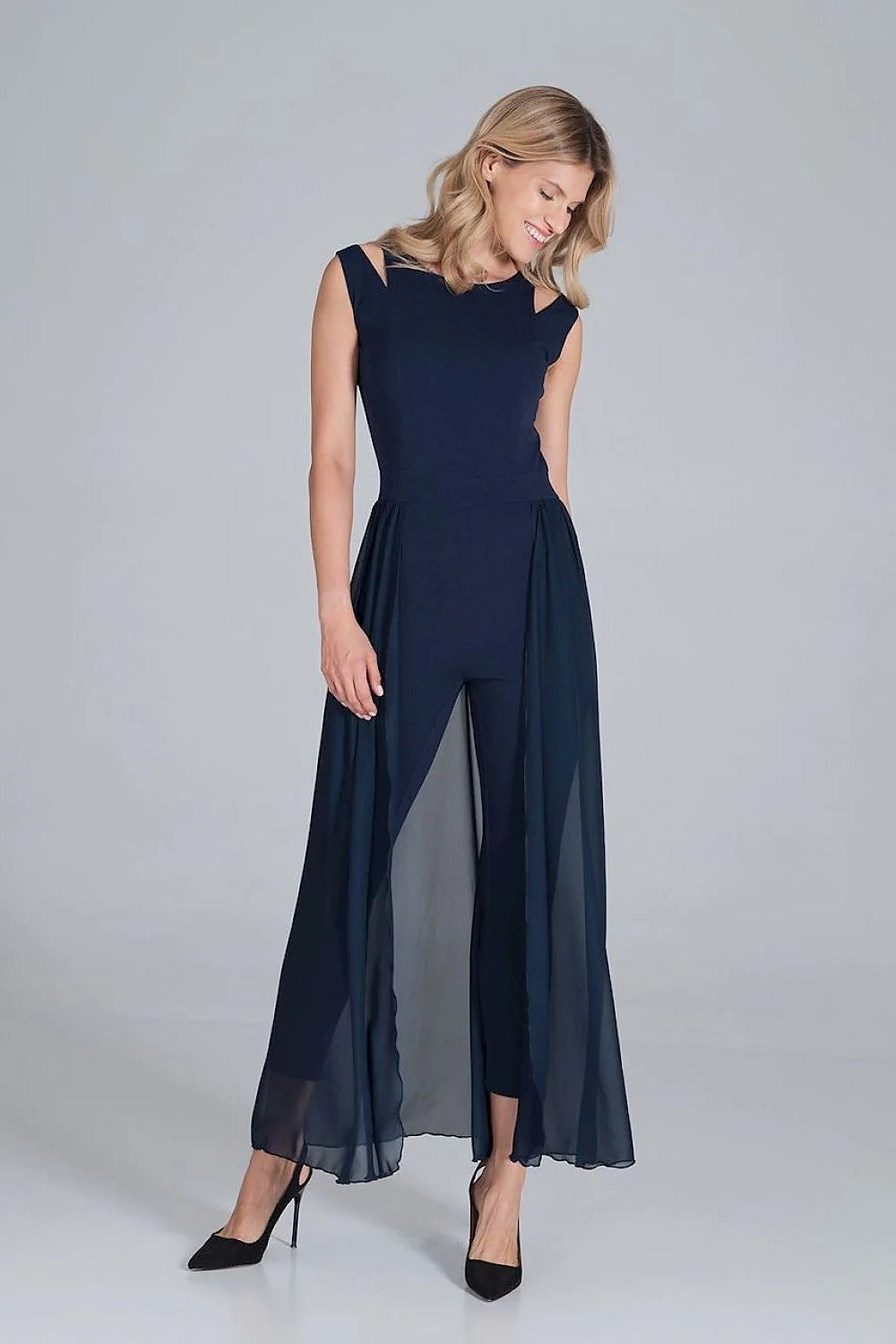 Combinaison femme chic en mousseline, élégante, sans manches, gris clair, style moderne, cape longue