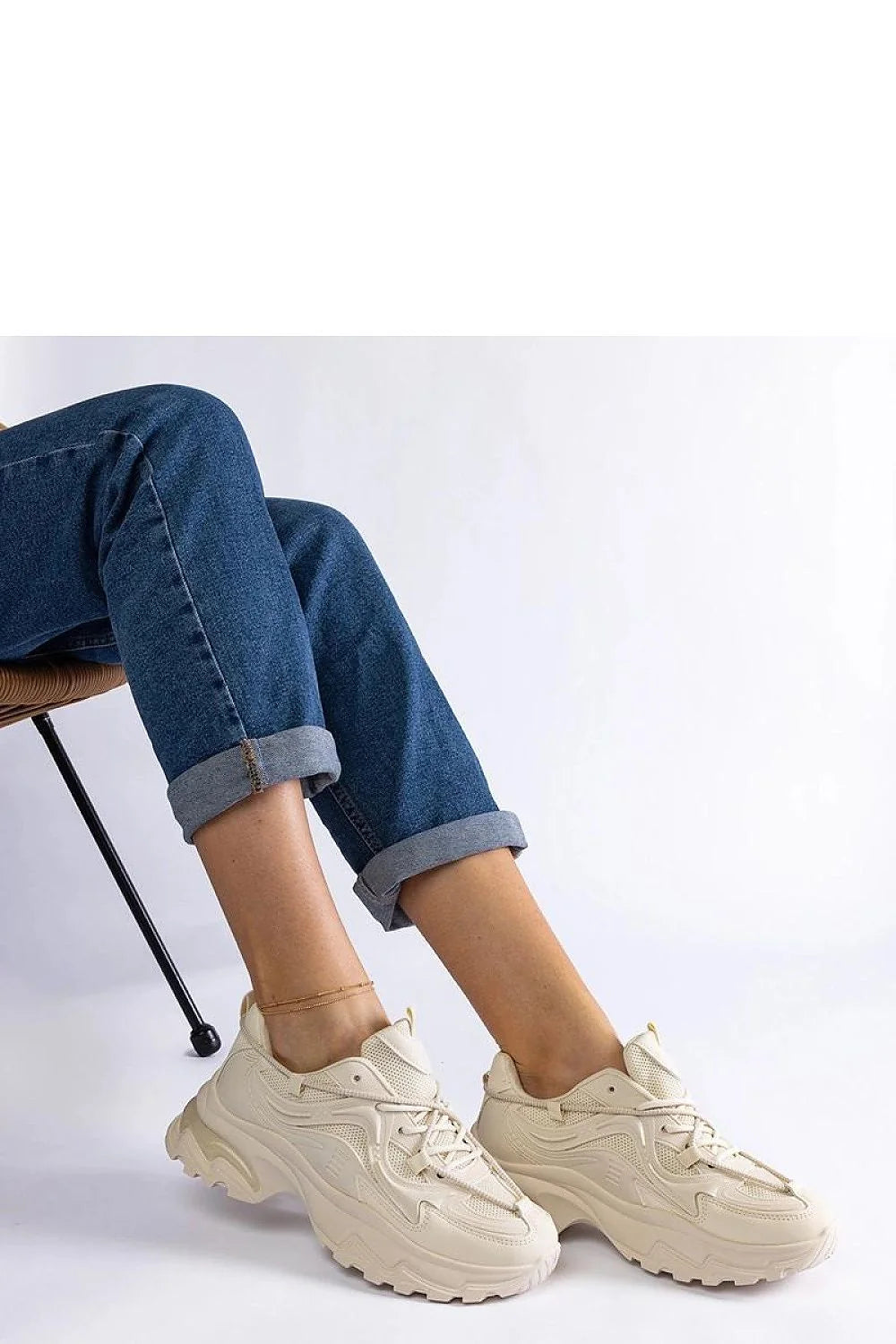 Baskets de sport pour femme style urbain beige tige basse semelle épaisse lacets confortables durables mode casual