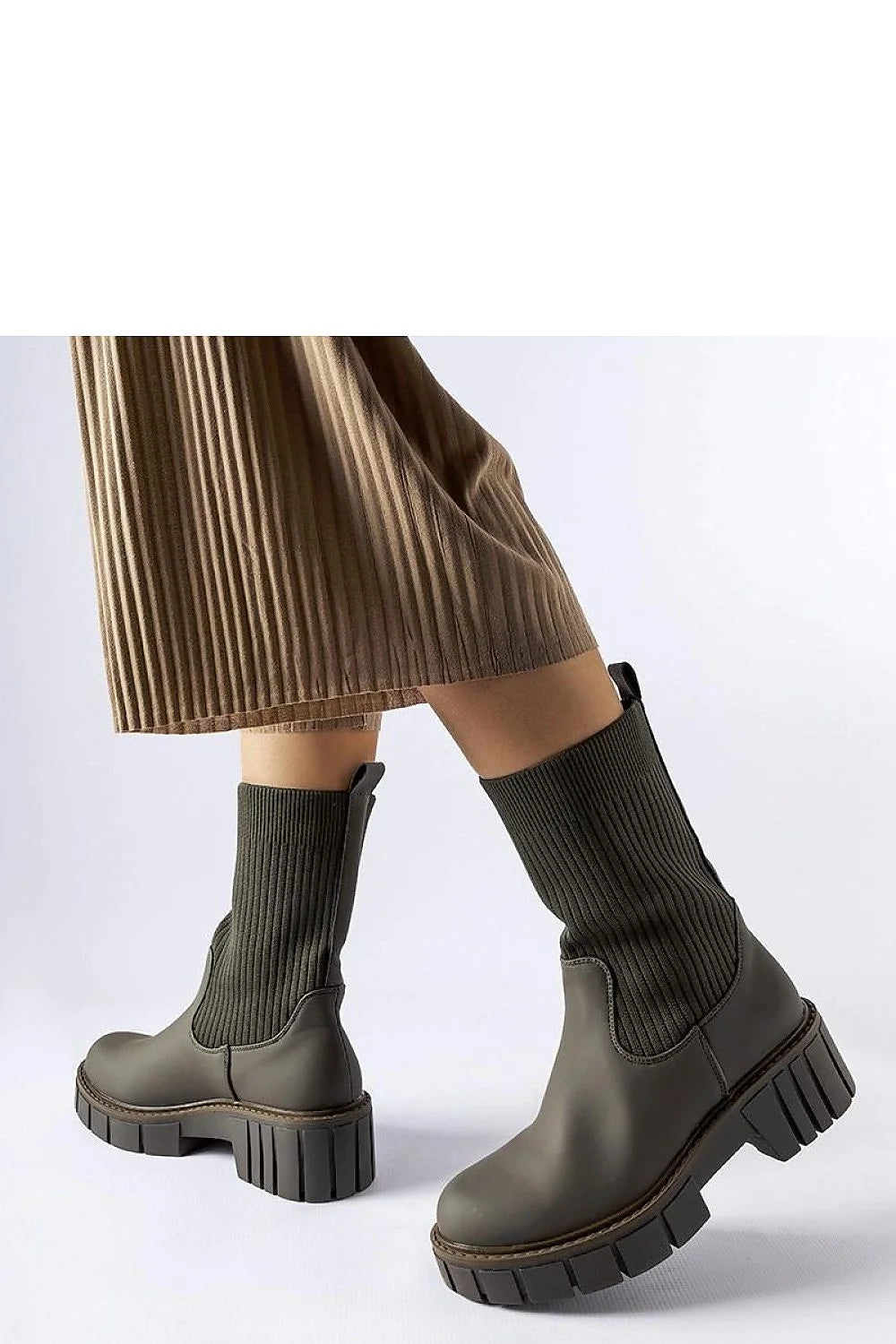 bottines femme montantes chelsea cuir kaki tricot côtelé extensible enfiler semelle plateforme crantée talon compensé bloc gomme antidérapante