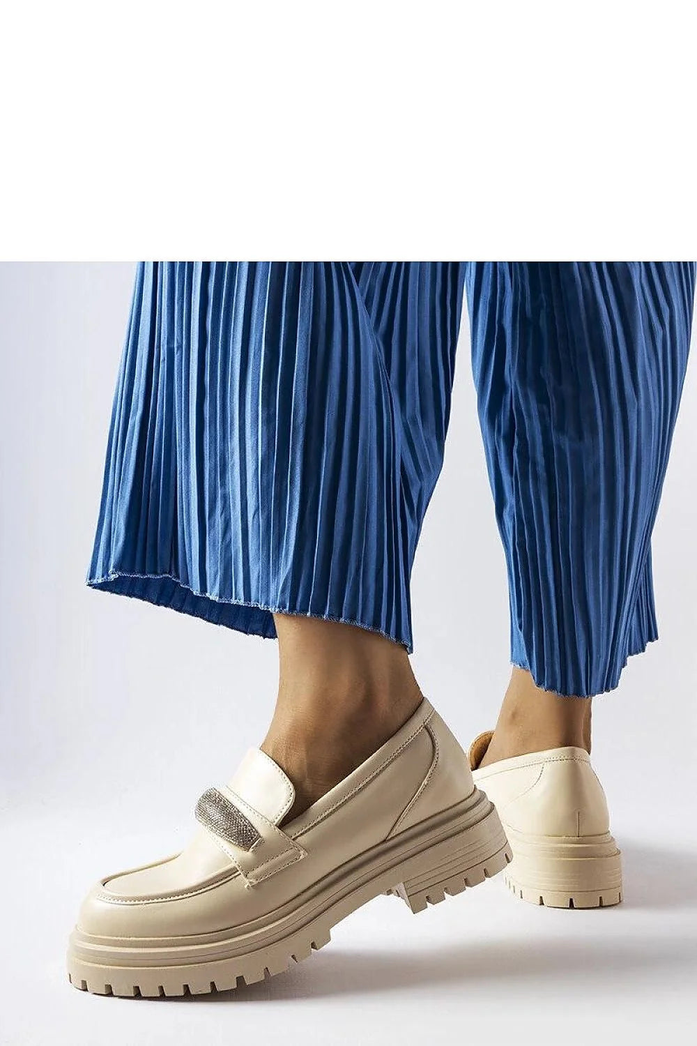 Mocassins pour femmes design moderne élégant beige simili-cuir sangle ornementale semelle épaisse confort occasion多种