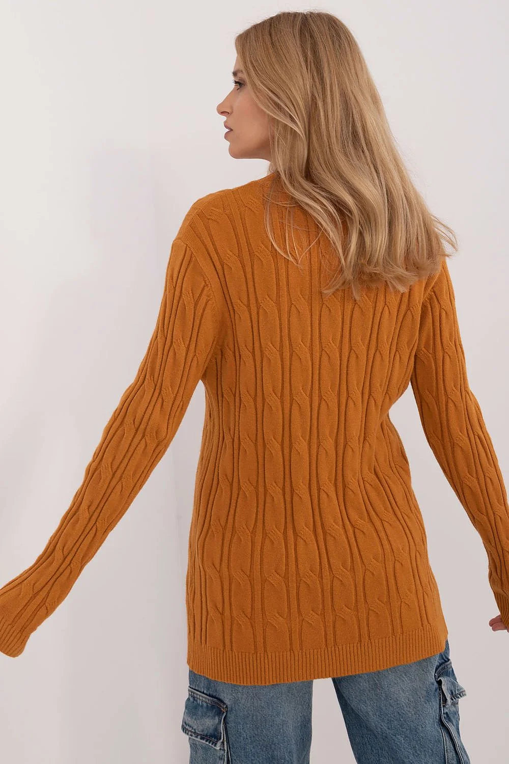 Chandail torsade femme en viscose nylon PBT col rond manches longues couleur moutarde coupe ample finitions bords-côte automne hiver