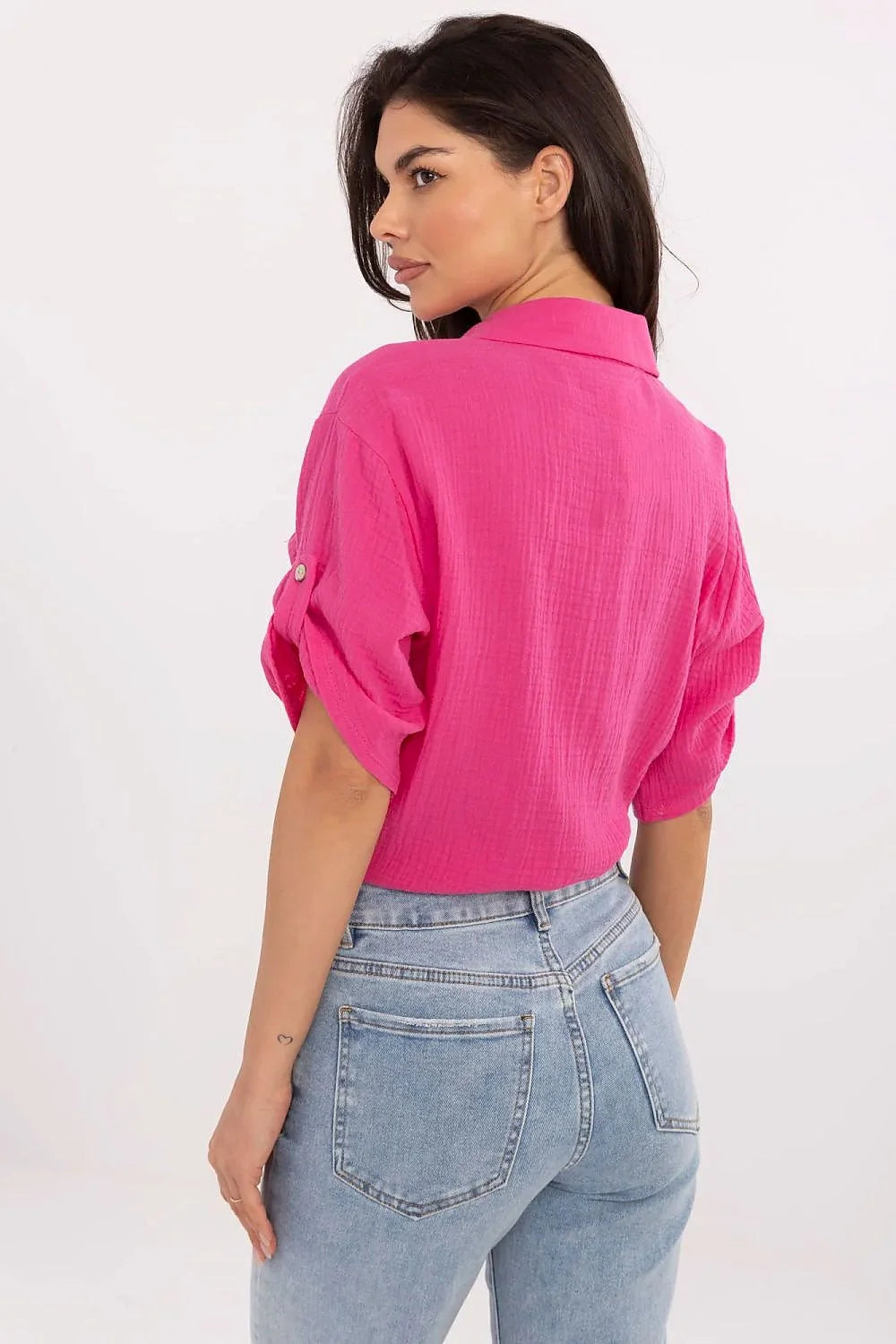 Chemise femme élégante Italy Moda en coton naturel rose vif manches courtes bouffantes poche motif floral doré Mademoiselle Paris