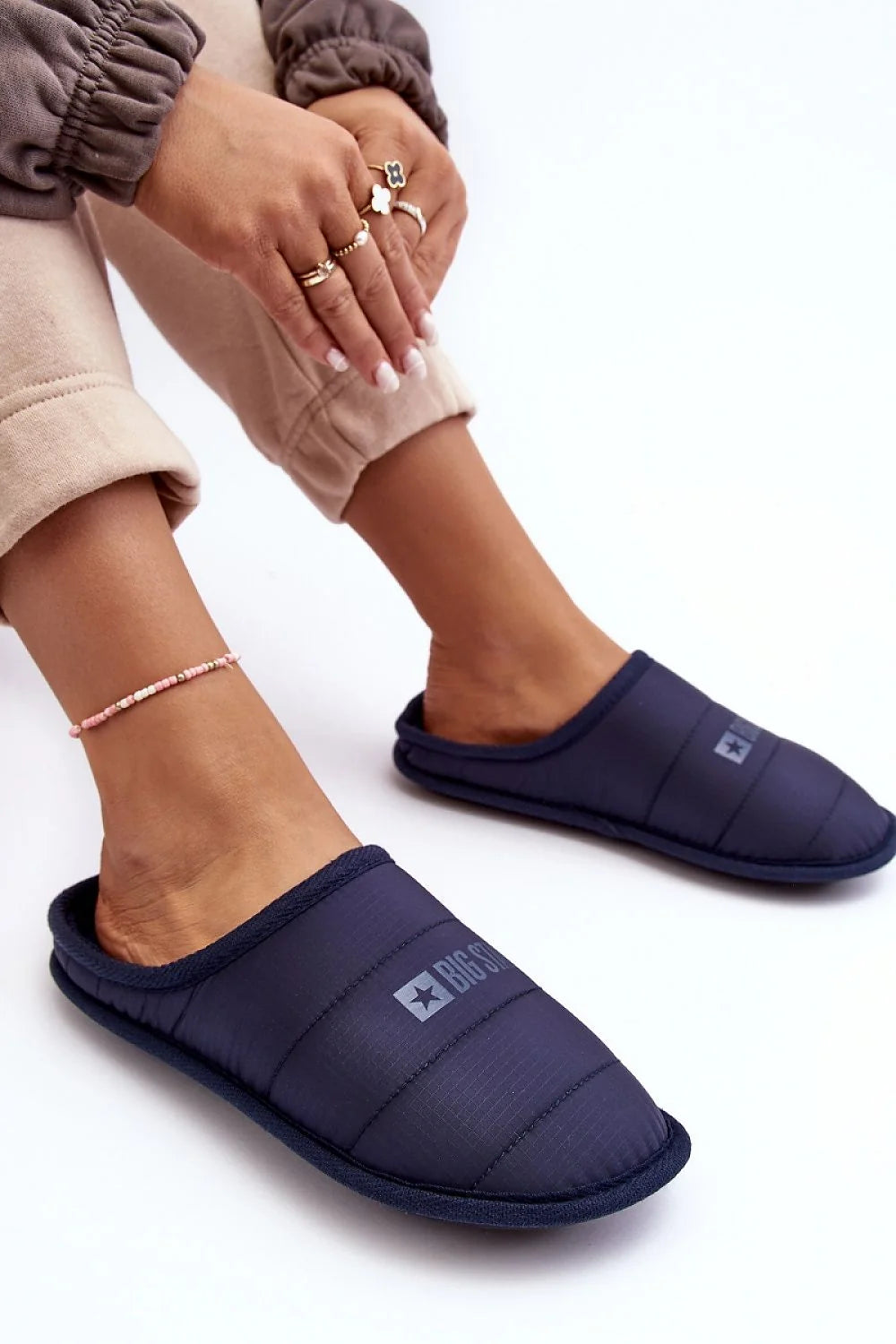 Pantoufles pour femmes style décontracté moderne en textile navy bleu marine rembourrées logo Big Star semelle caoutchouc intérieur doux taille 36-38
