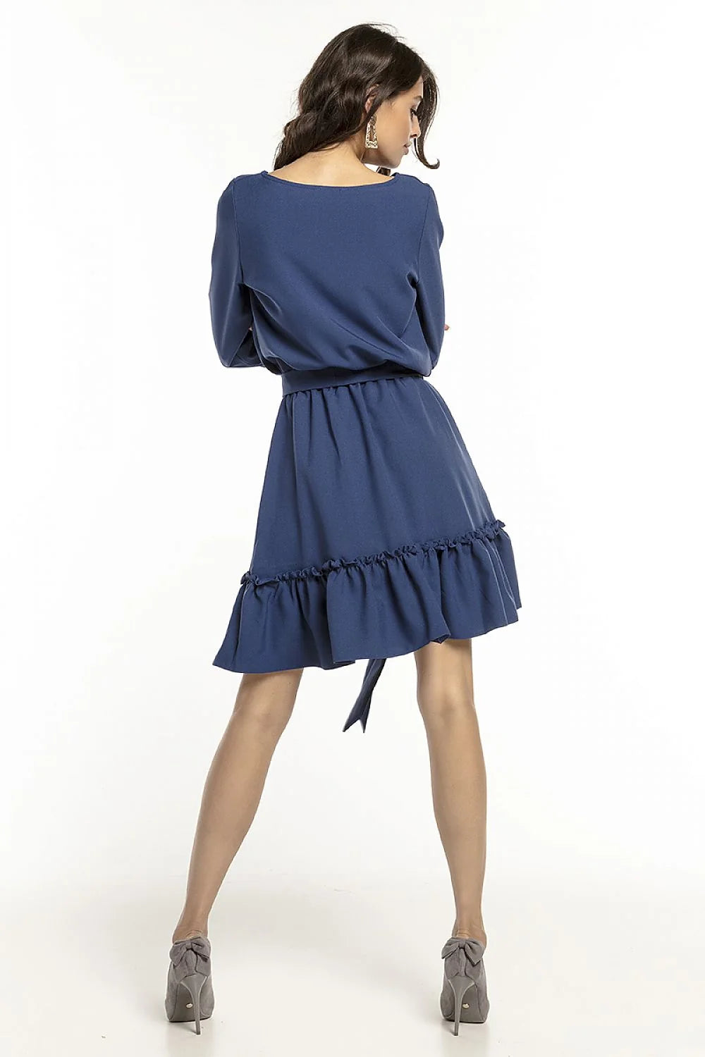 robe trapèze émeraude courte fluide manches trois quarts ceinturée jupe froncée ourlet asymétrique encolure ronde style chic féminin