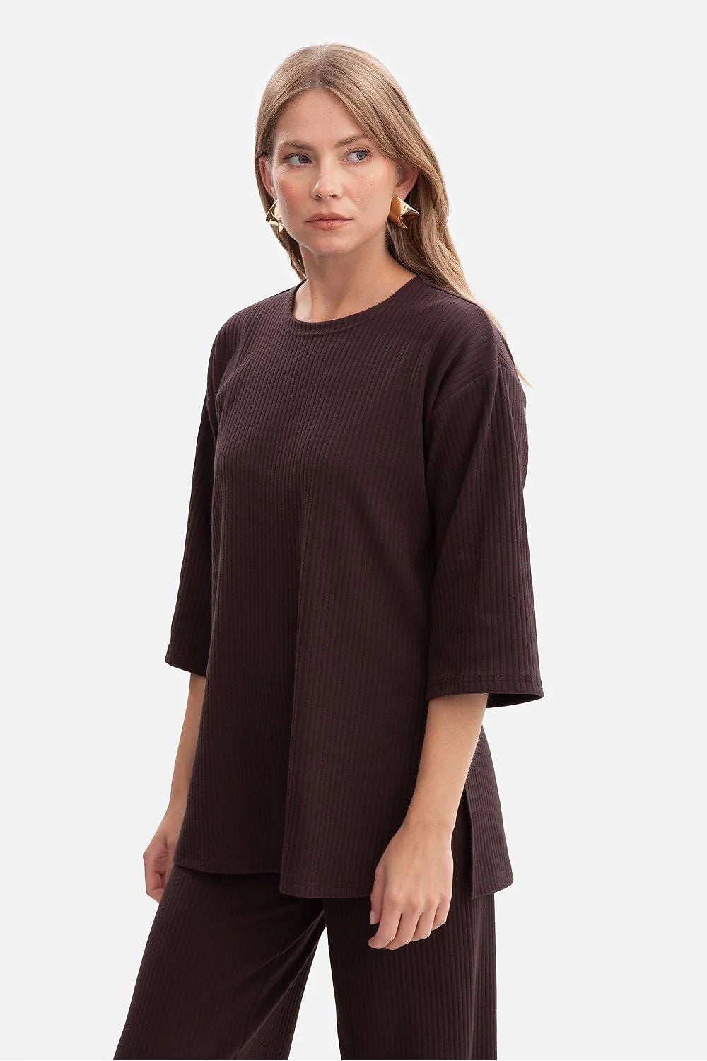 chemisier femme côtelé hautegrammage extensible confortable enfilable moderne décontracté encolure ronde manchestroisquarts droites legerementlarges fentes laterales coupe ample oversize longueurhanches