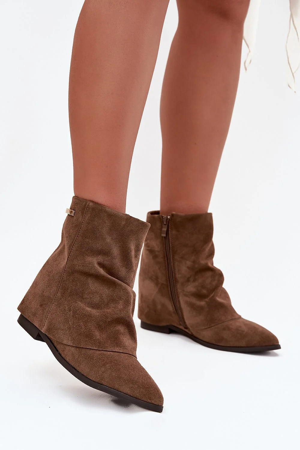 bottines femme suédine marron chocolat mi cheville bout pointu tige froncée talon compensé caché fermeture éclair doublure douce