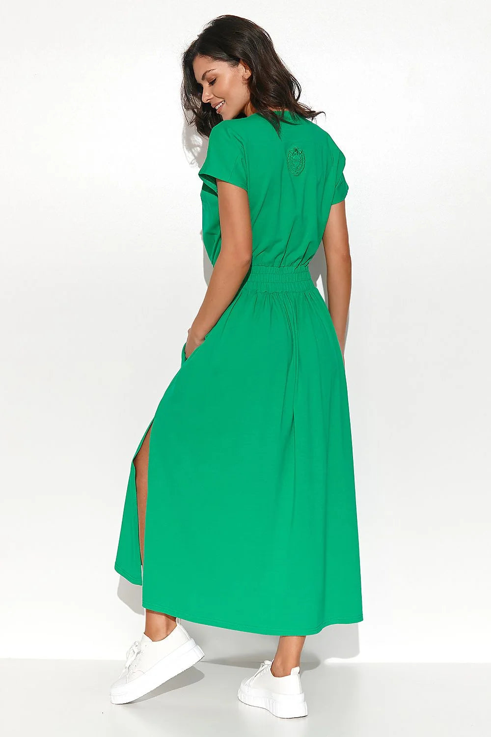 Robe de jour élégante asymétrique en maille longue manches courtes encolure ronde taille élastique poches latérales femme