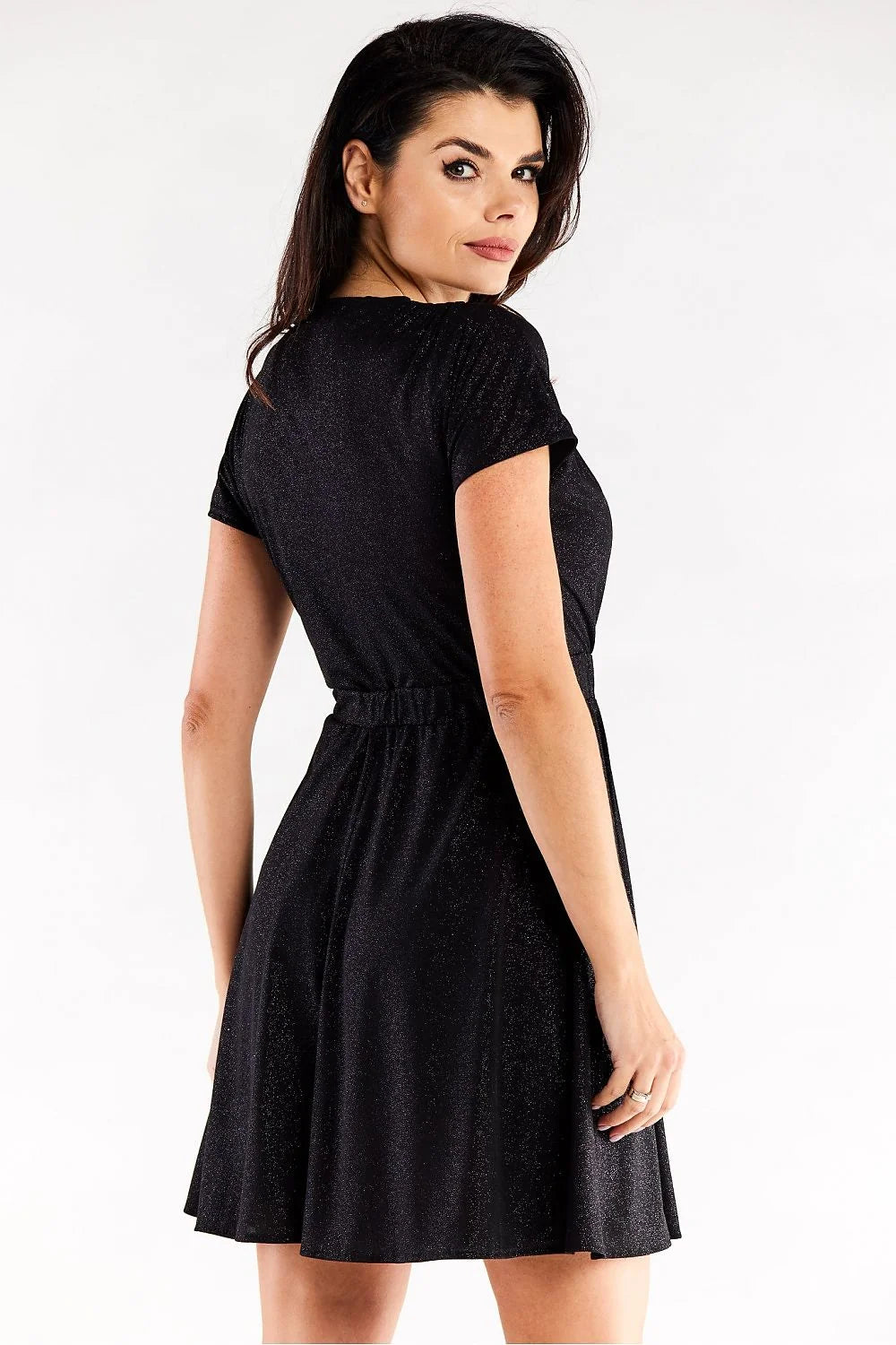 robe soirée courte rouge pailletée scintillante cintrée taille élastique encolure croisée manches bouffantes jupe évasée fluide doublée confortable