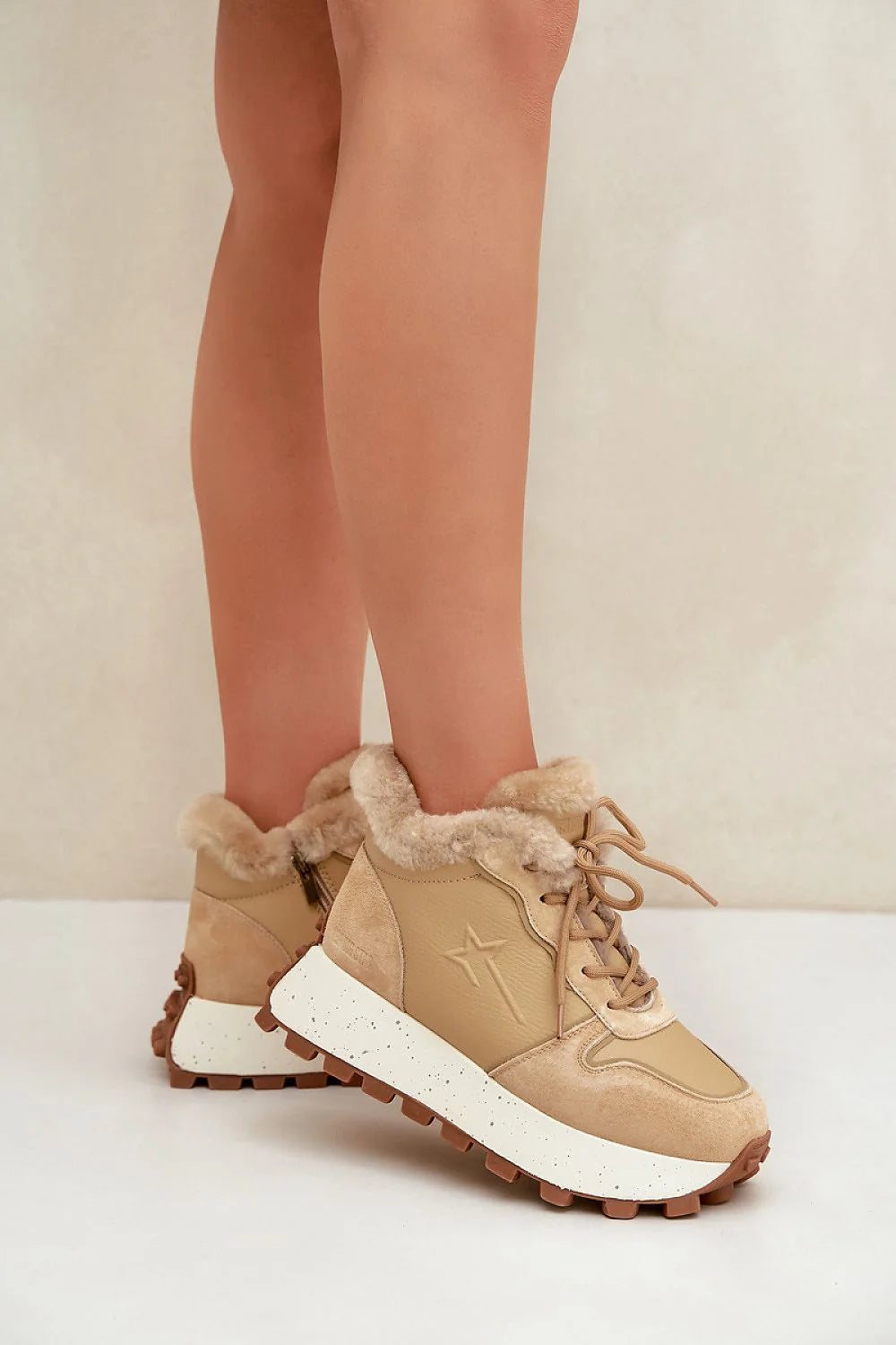 Bottines femmes cuir synthétique daim fourrure confort tendance hiver automne ajustables laçage fermeture éclair style moderne