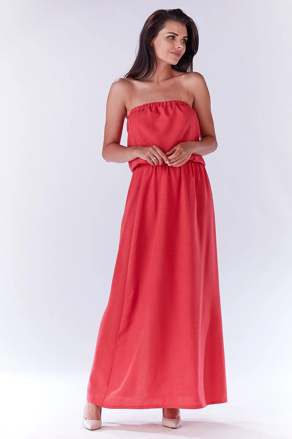 Robe longue bustier coton rouge corail élégante et décontractée pour sorties estivales chic