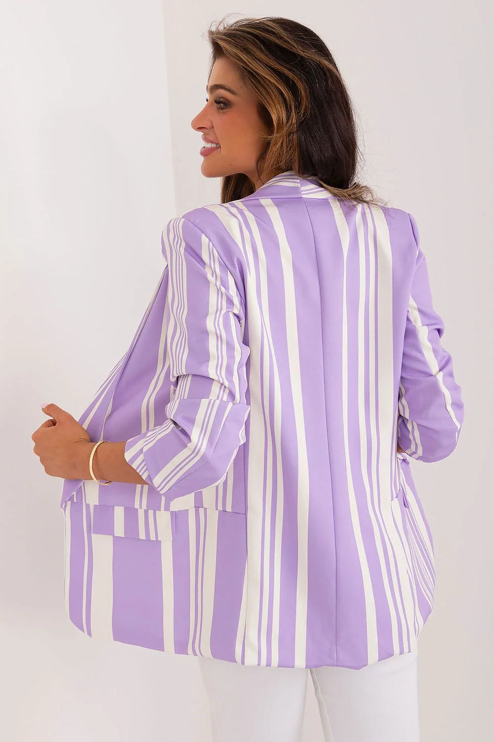 Veste pour femme moderne élégante rayures verticales violet doux et blanc cassé polyester manches 3/4 sans fermeture blazer décontracté