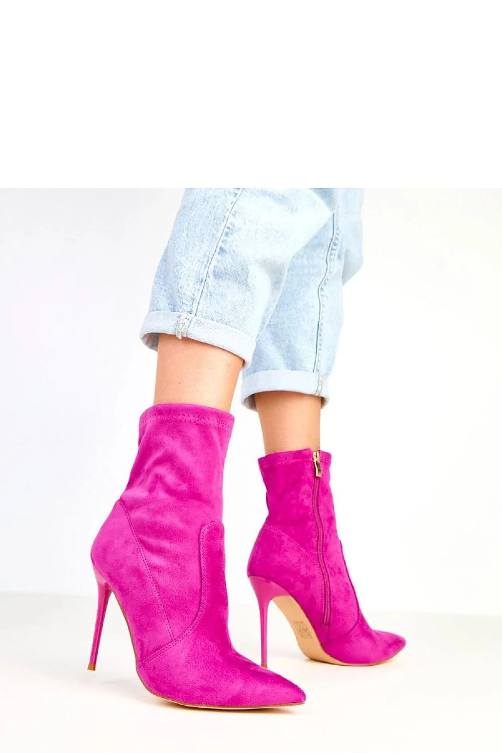 bottines femme fuchsia suédine bout pointu talon aiguilles onze centimètres tige mi mollet fermeture éclair latérale dorée
