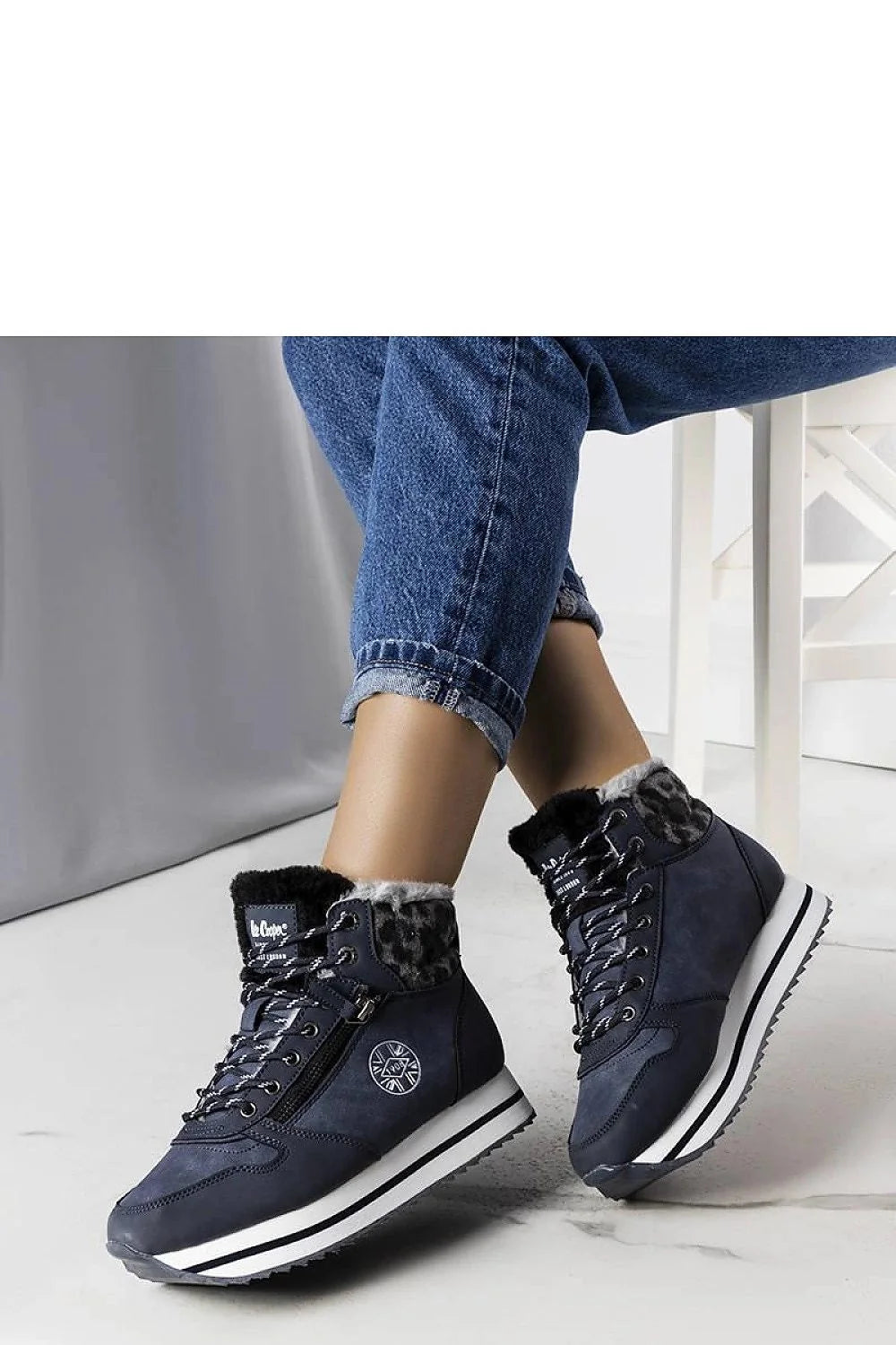 Bottes d'hiver synthétiques sportives confortables pour femmes avec doublure fourrure fermeture éclair bleu marine