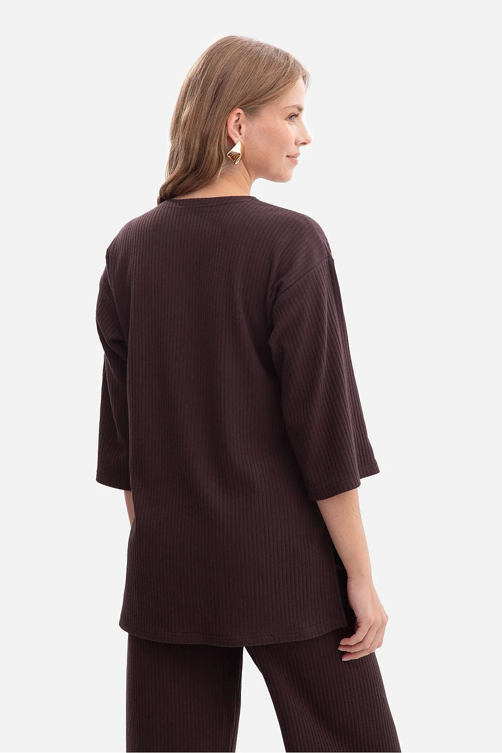 chemisier femme côtelé hautegrammage extensible confortable enfilable moderne décontracté encolure ronde manchestroisquarts droites legerementlarges fentes laterales coupe ample oversize longueurhanches