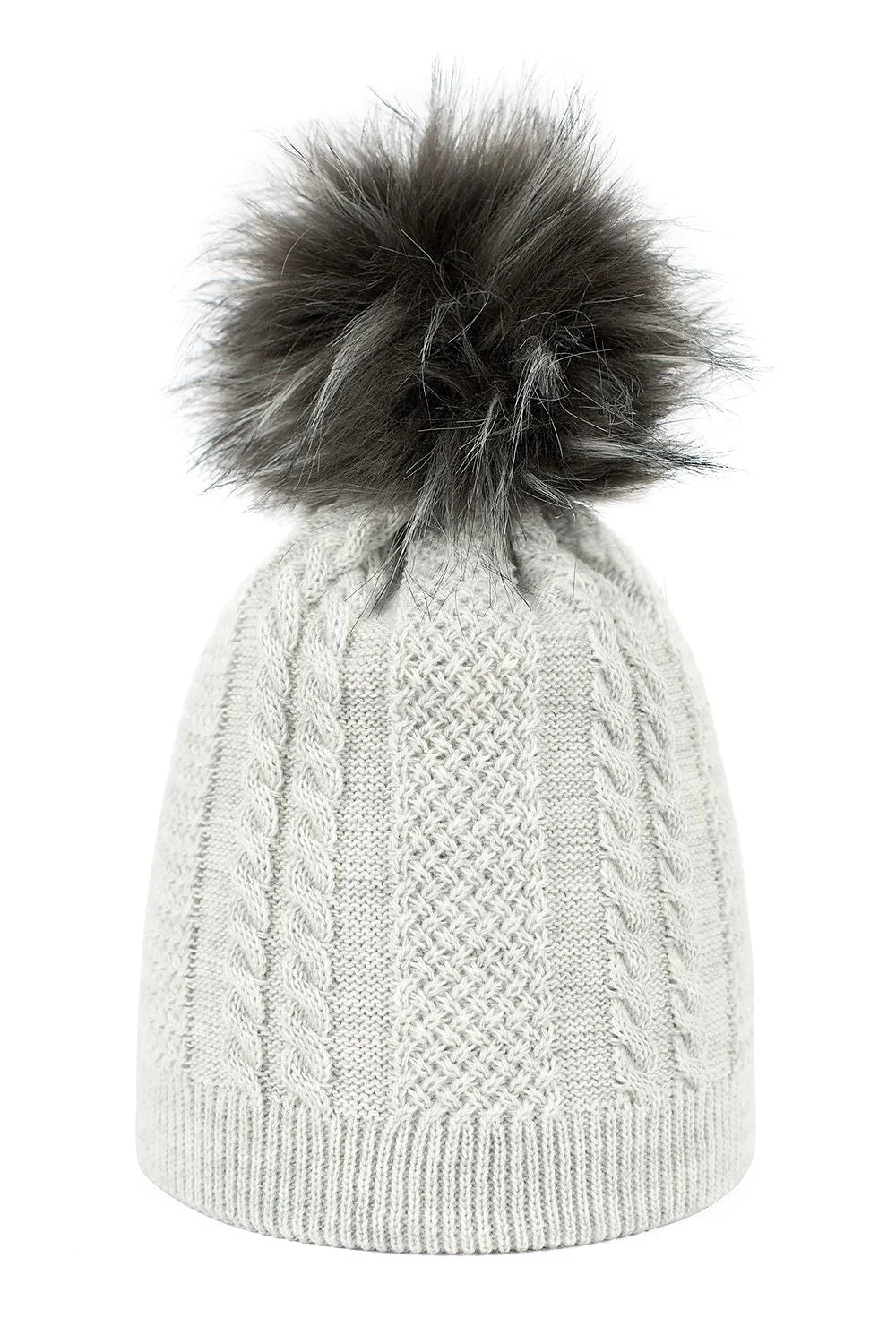 Bonnet féminin en maille tricotée motif torsades côte gris clair pompon faux fourrure design élégant hiver Pologne