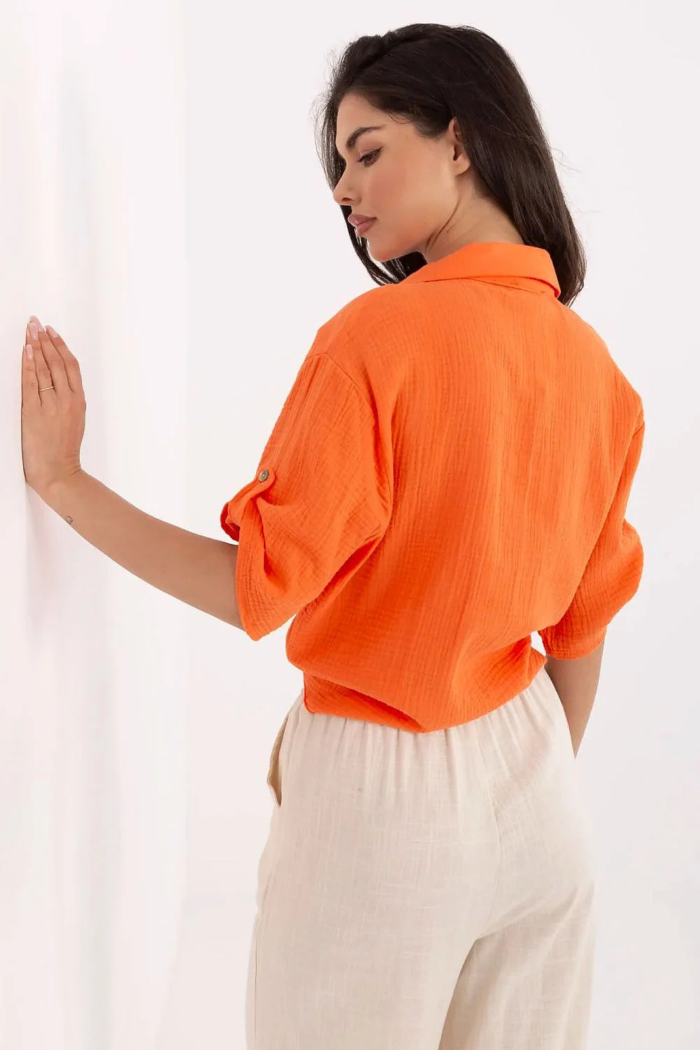 Chemise femme style décontracté couleur orange vif tissu coton lin floral bow col classique manches 3/4 poche brodée mademoiselle Paris