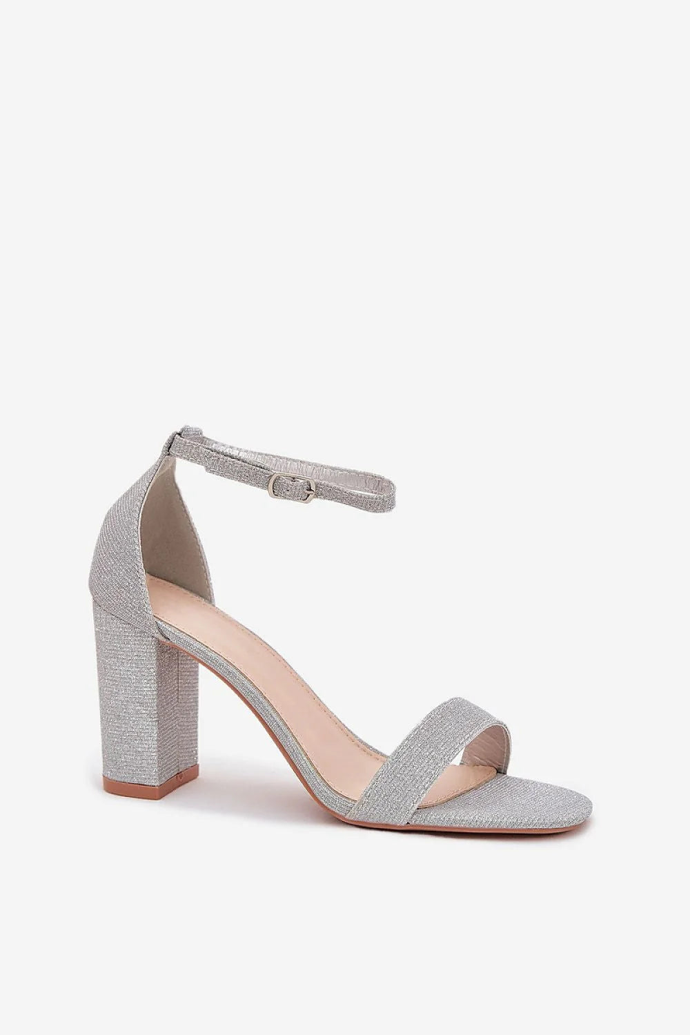 sandales élégantes talon carré bloc ajustables lanières métalliques scintillantes argentées bride cheville boucle bout ouvert semelle brun clair confortables