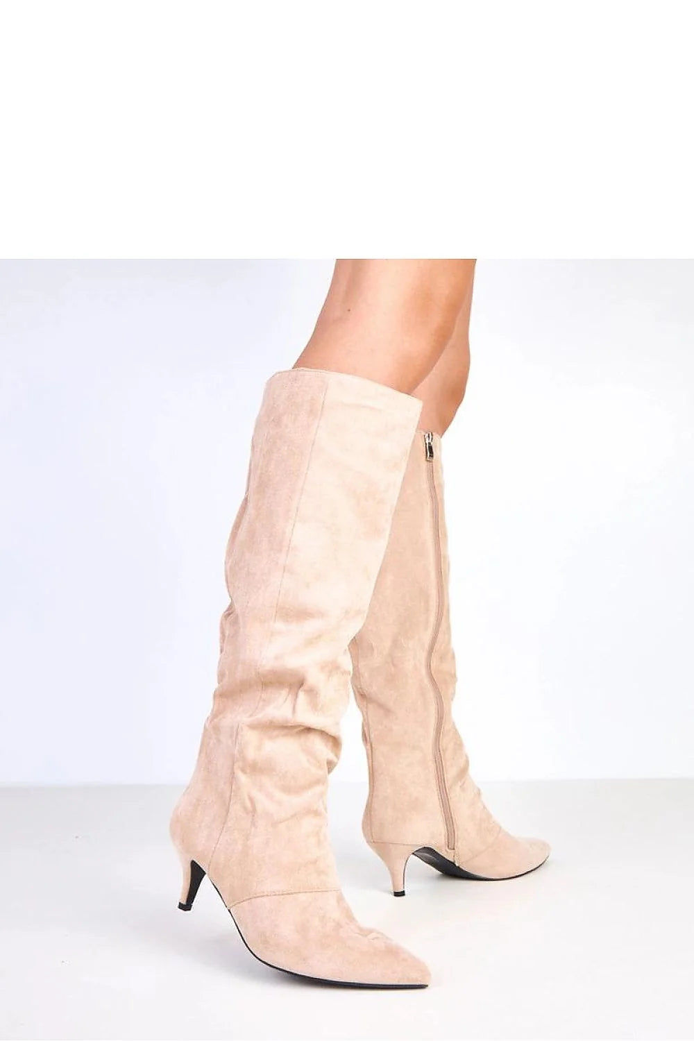 bottes montantes femme suédé écologique beige bout pointu fin tige43cm ajustée mollet talon6cm kitten fermeturezippée confortables élégantes